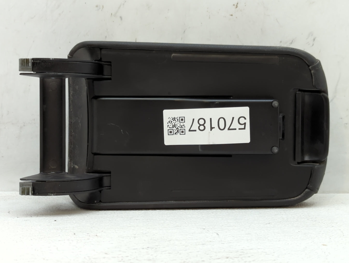 2016 Volkswagen Jetta Center Console Armrest Cover Lid Black - Oemusedautoparts1.com