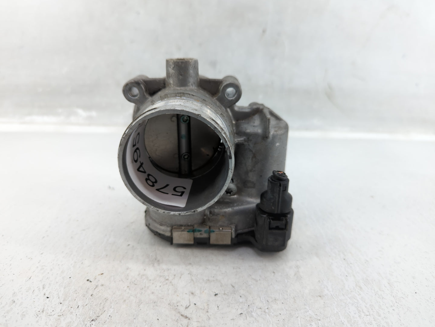 2014-2017 Volkswagen Jetta Throttle Body P/N:06K 133 062 E Fits Fits 2014 2015 2016 2017 OEM Used Auto Parts - Oemusedautopa