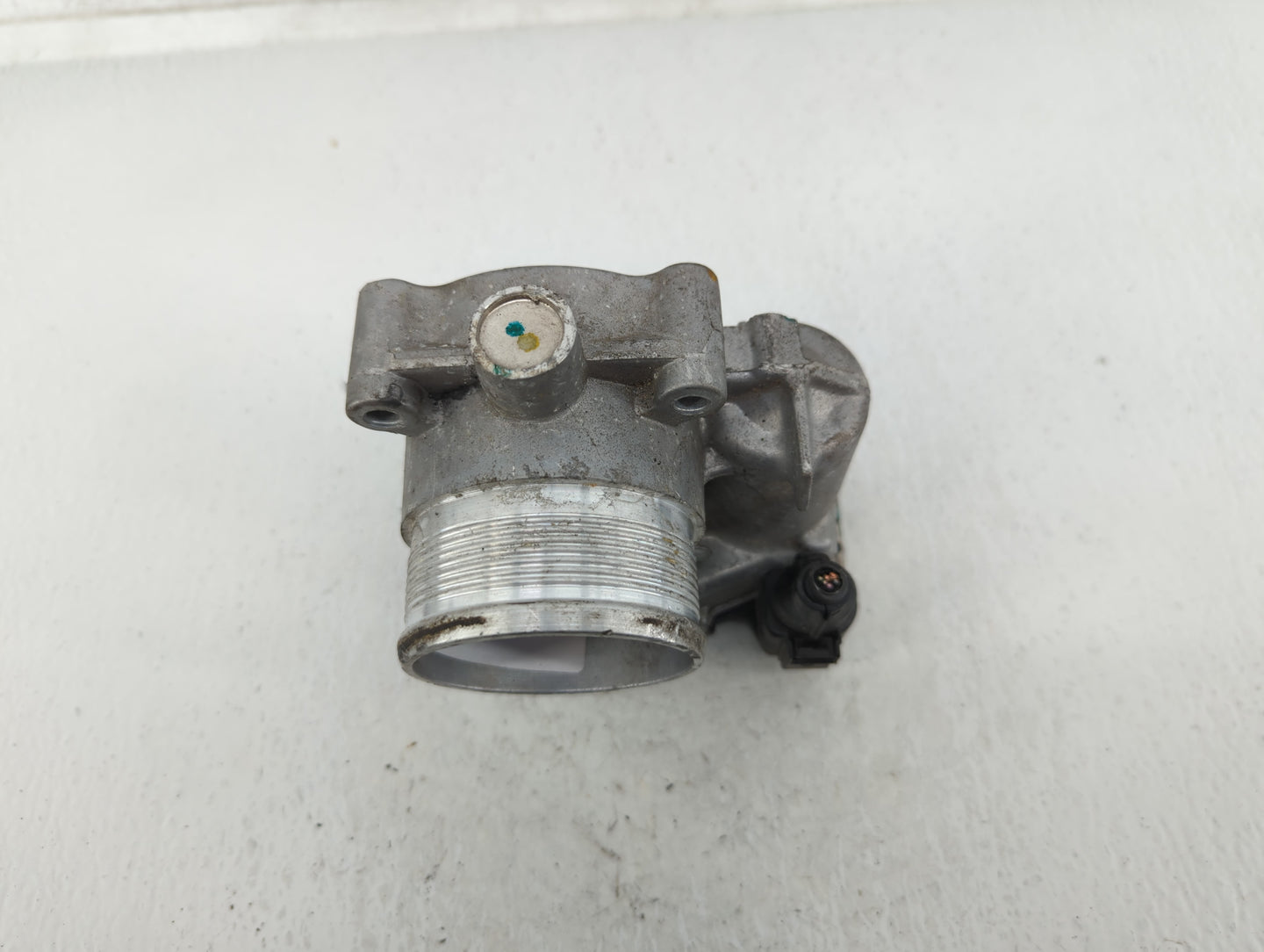 2014-2017 Volkswagen Jetta Throttle Body P/N:06K 133 062 E Fits Fits 2014 2015 2016 2017 OEM Used Auto Parts - Oemusedautopa