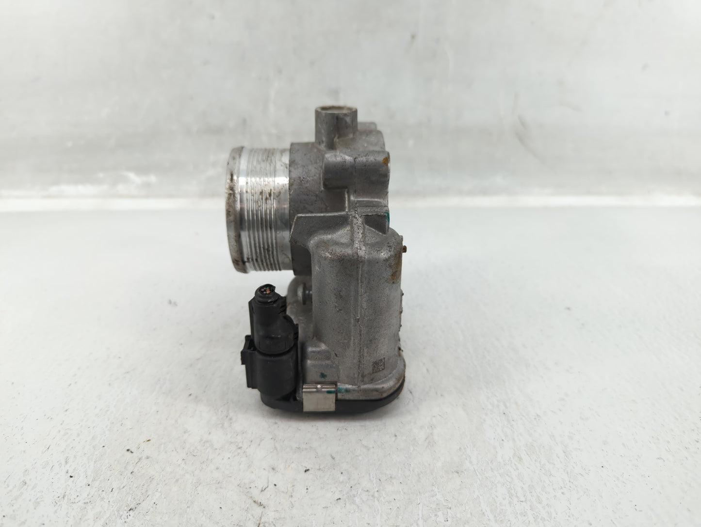 2014-2017 Volkswagen Jetta Throttle Body P/N:06K 133 062 E Fits Fits 2014 2015 2016 2017 OEM Used Auto Parts - Oemusedautopa