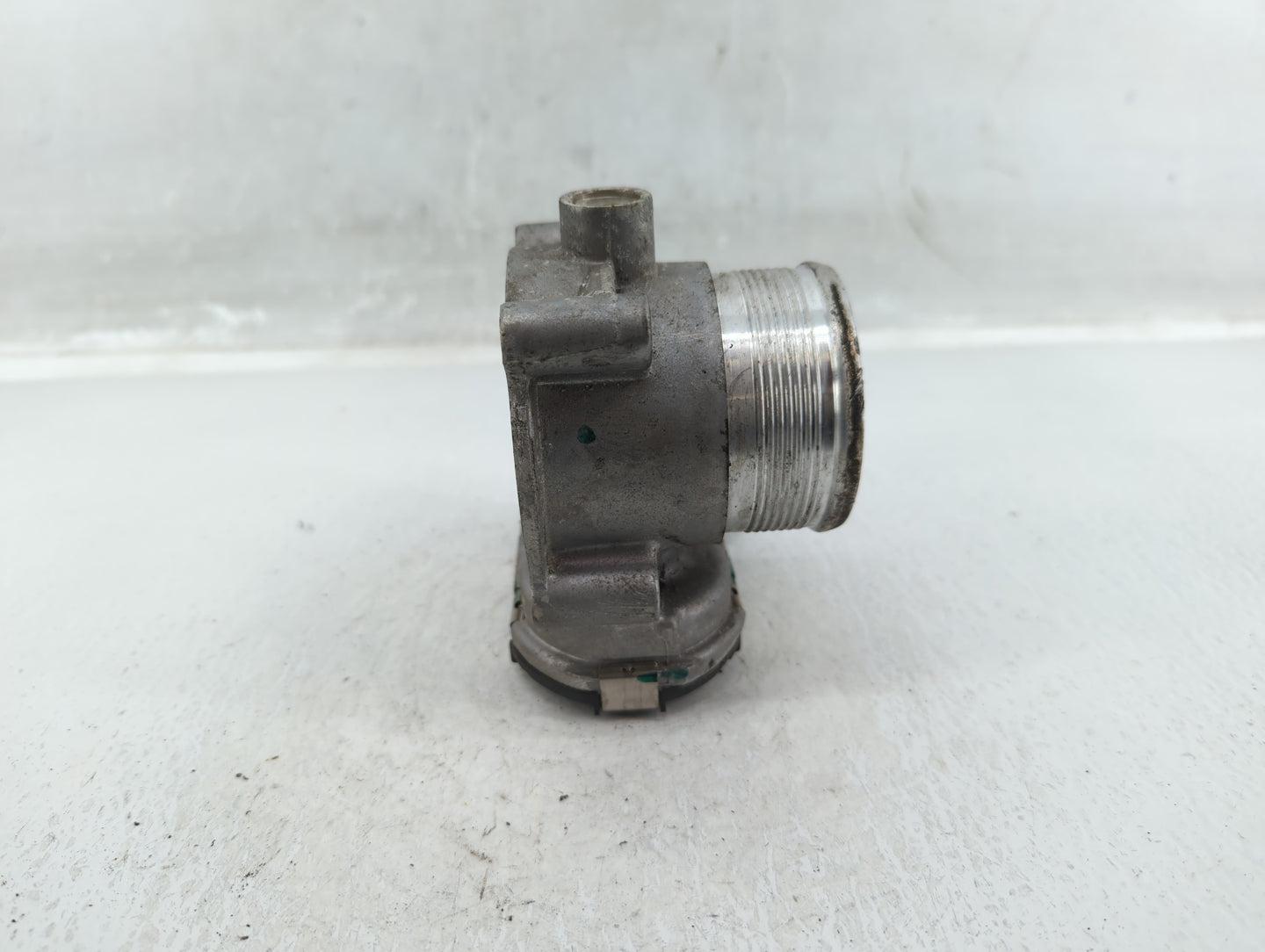 2014-2017 Volkswagen Jetta Throttle Body P/N:06K 133 062 E Fits Fits 2014 2015 2016 2017 OEM Used Auto Parts - Oemusedautopa
