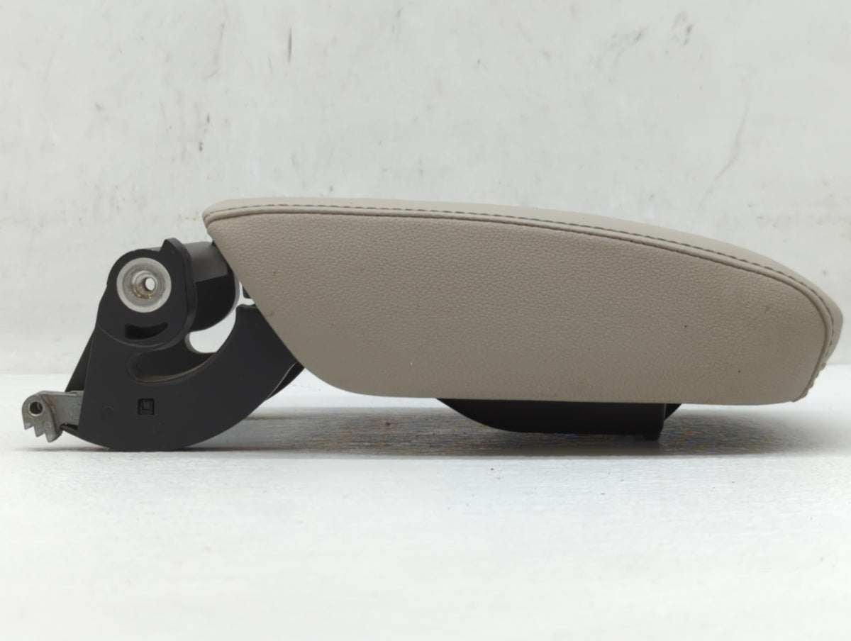 2016 Volkswagen Jetta Center Console Armrest Cover Lid Beige - Oemusedautoparts1.com