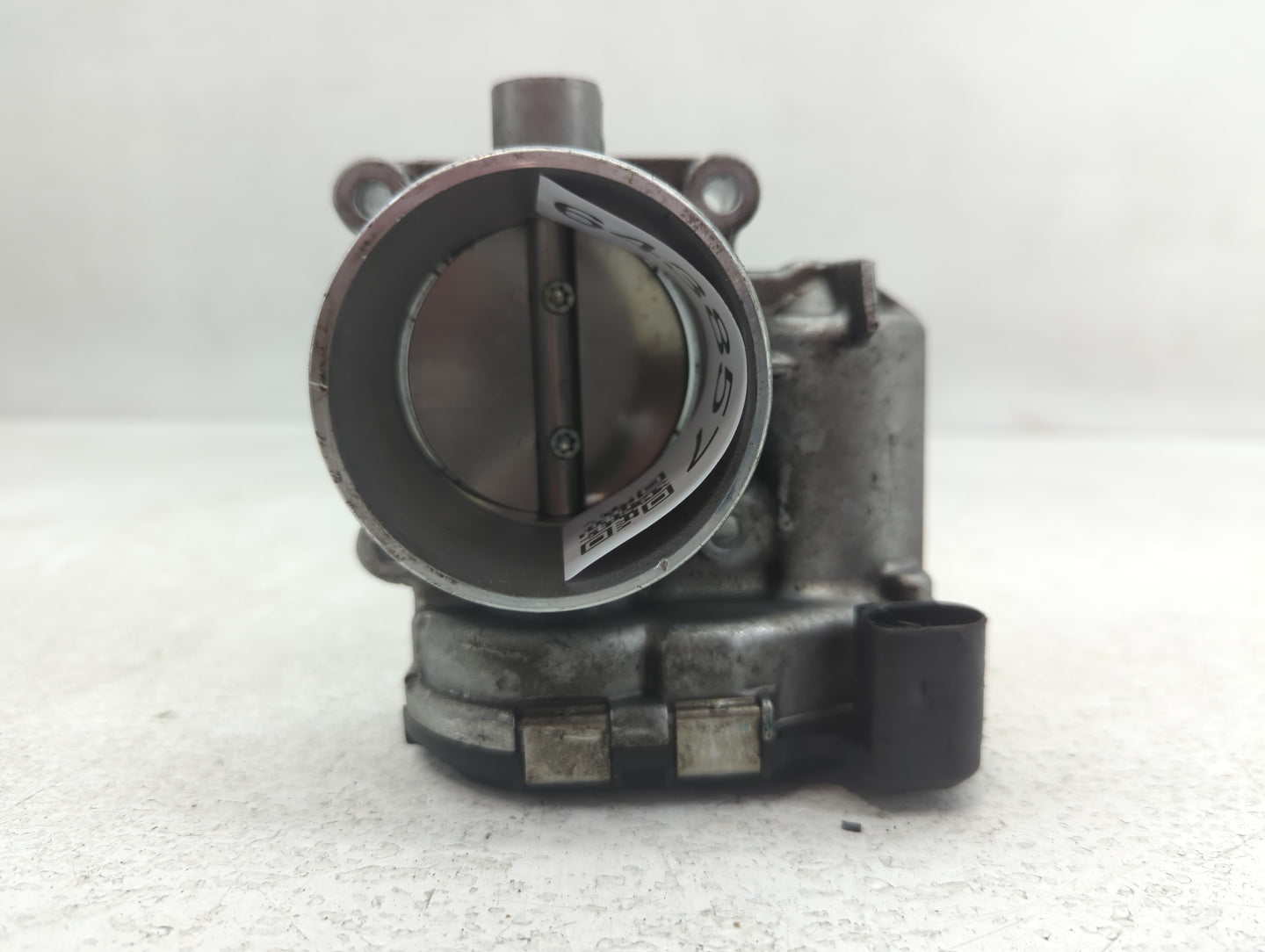 2014-2017 Volkswagen Jetta Throttle Body P/N:06K 133 062 E Fits Fits 2014 2015 2016 2017 OEM Used Auto Parts - Oemusedautopa