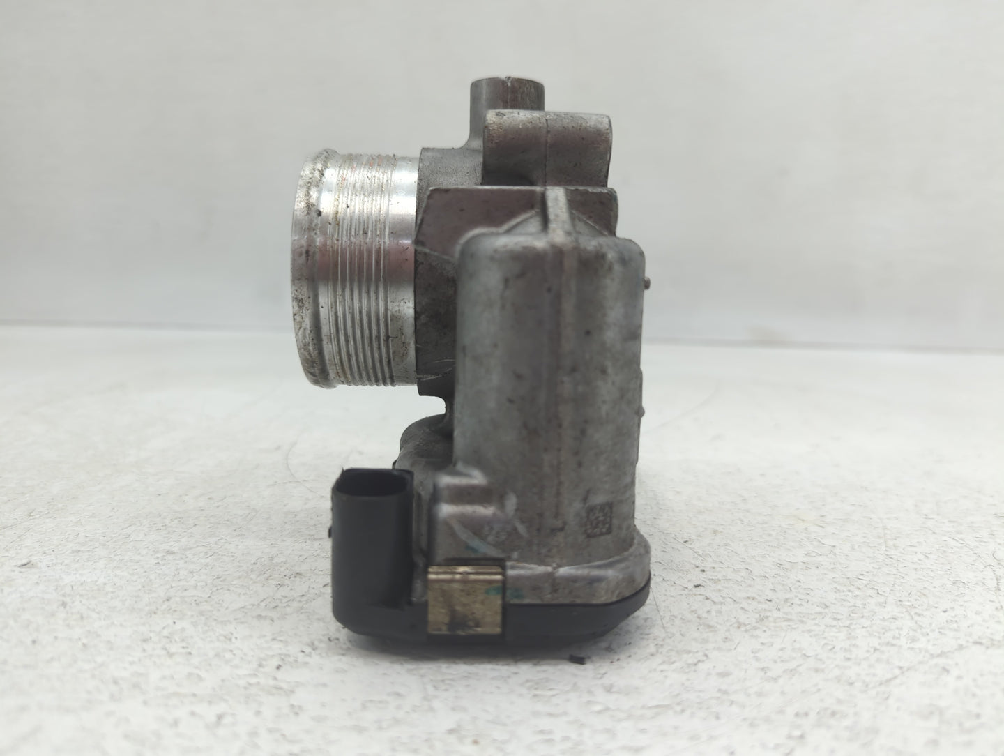 2014-2017 Volkswagen Jetta Throttle Body P/N:06K 133 062 E Fits Fits 2014 2015 2016 2017 OEM Used Auto Parts - Oemusedautopa