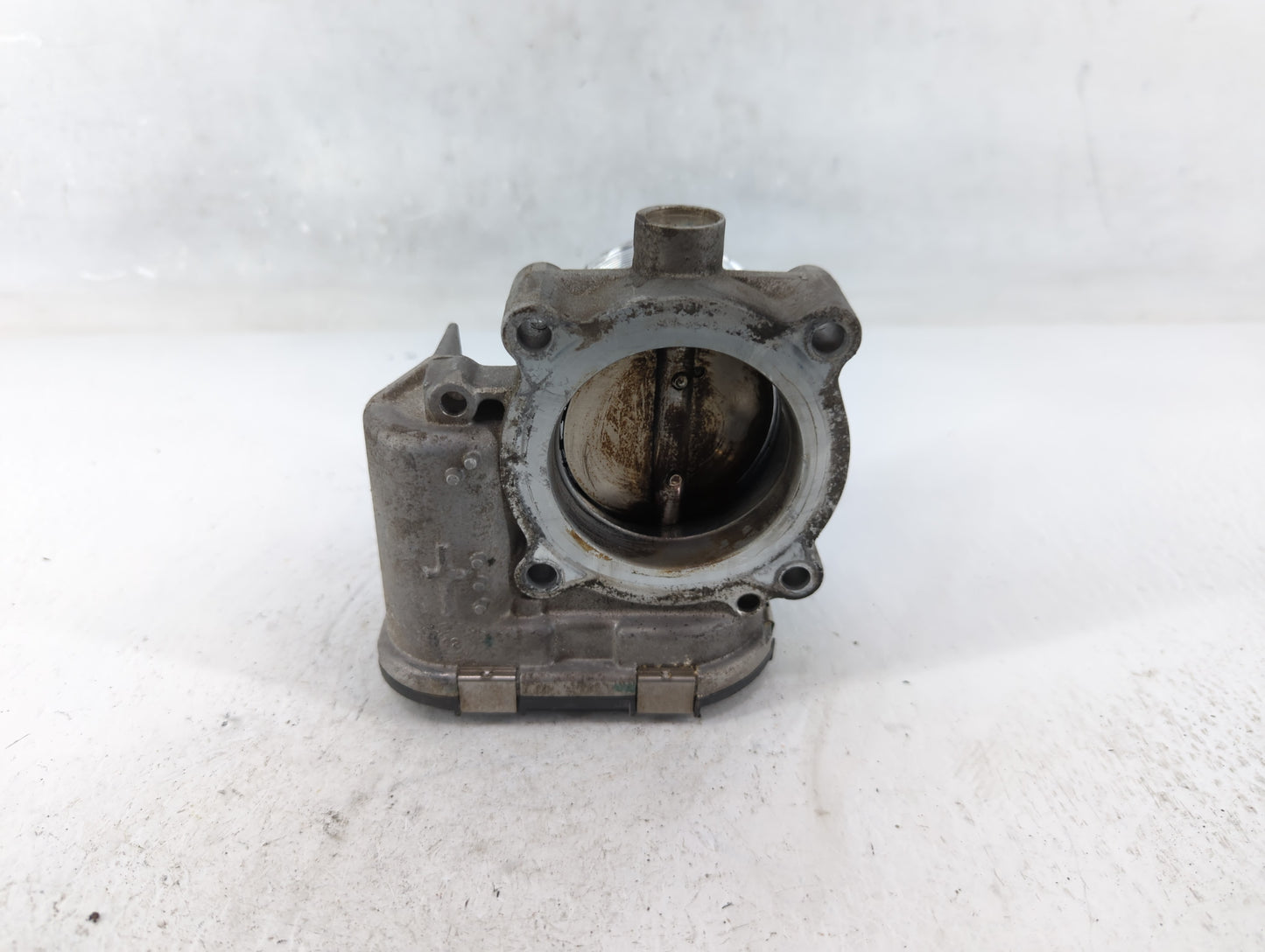 2014-2017 Volkswagen Jetta Throttle Body P/N:06K 133 062 E Fits Fits 2014 2015 2016 2017 OEM Used Auto Parts - Oemusedautopa