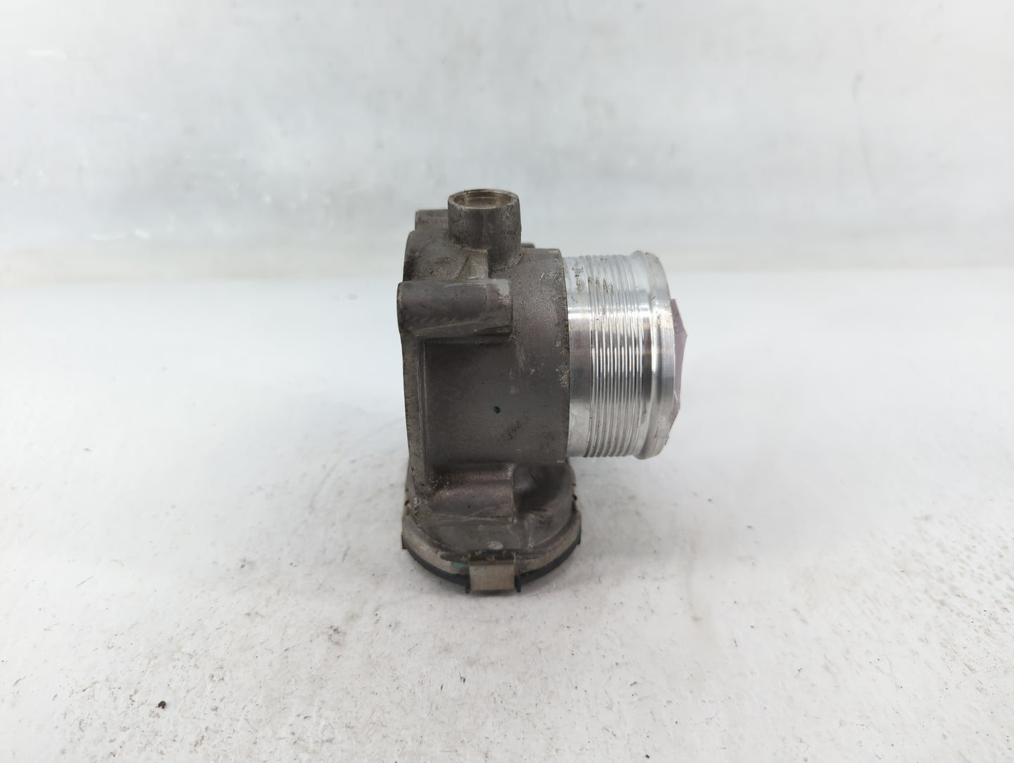 2014-2017 Volkswagen Jetta Throttle Body P/N:06K 133 062 E Fits Fits 2014 2015 2016 2017 OEM Used Auto Parts - Oemusedautopa