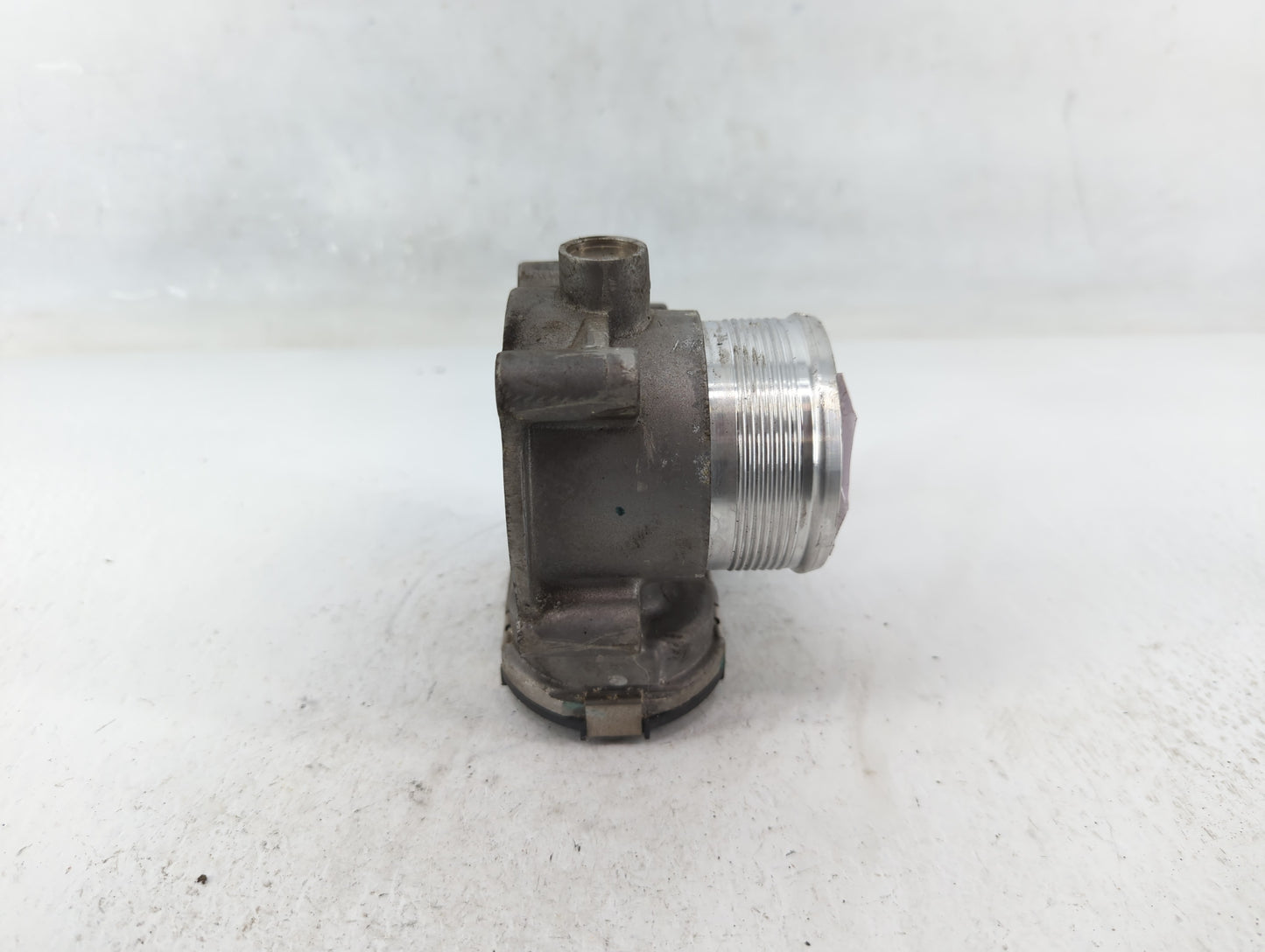 2014-2017 Volkswagen Jetta Throttle Body P/N:06K 133 062 E Fits Fits 2014 2015 2016 2017 OEM Used Auto Parts - Oemusedautopa