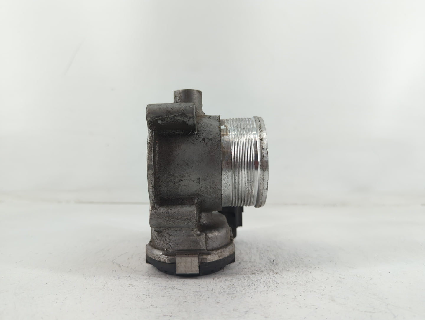 2014-2017 Volkswagen Jetta Throttle Body P/N:06K 133 062 E Fits Fits 2014 2015 2016 2017 OEM Used Auto Parts - Oemusedautopa