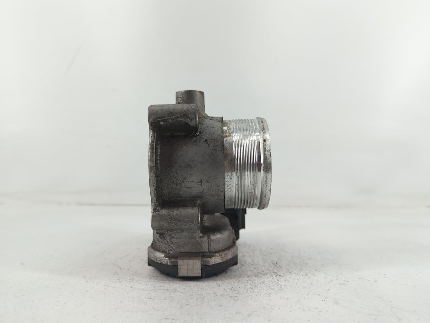 2014-2017 Volkswagen Jetta Throttle Body P/N:06K 133 062 E Fits Fits 2014 2015 2016 2017 OEM Used Auto Parts - Oemusedautopa
