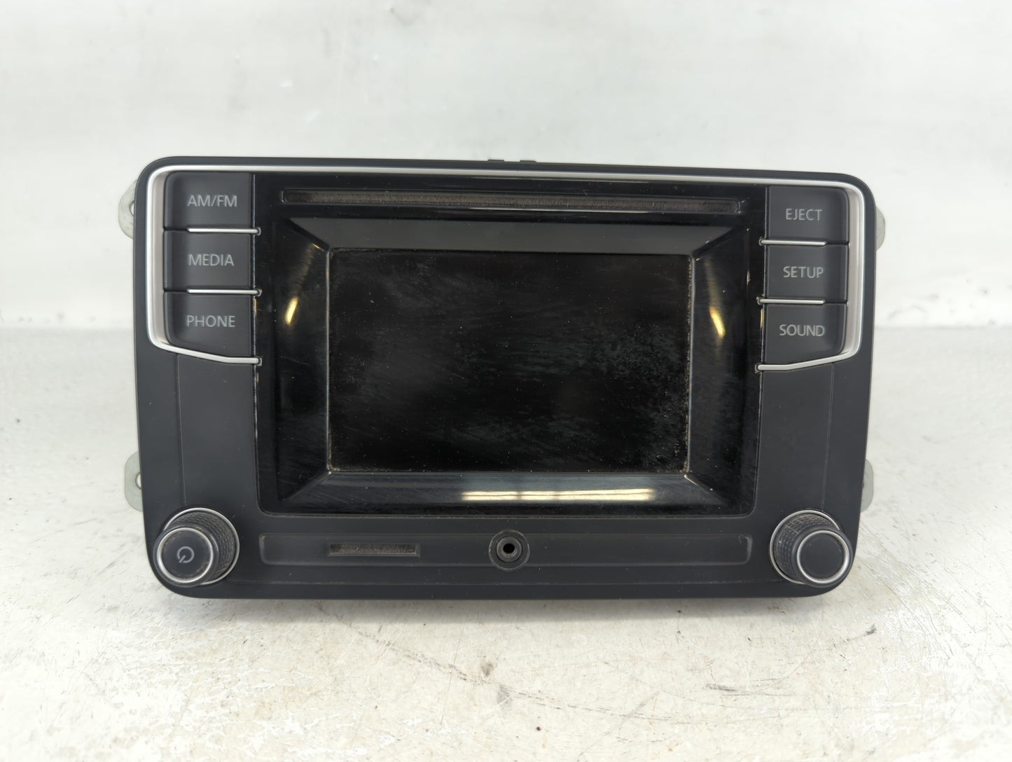 2016-2017 Volkswagen Jetta Am Fm Cd Player Radio Receiver - Oemusedautoparts1.com