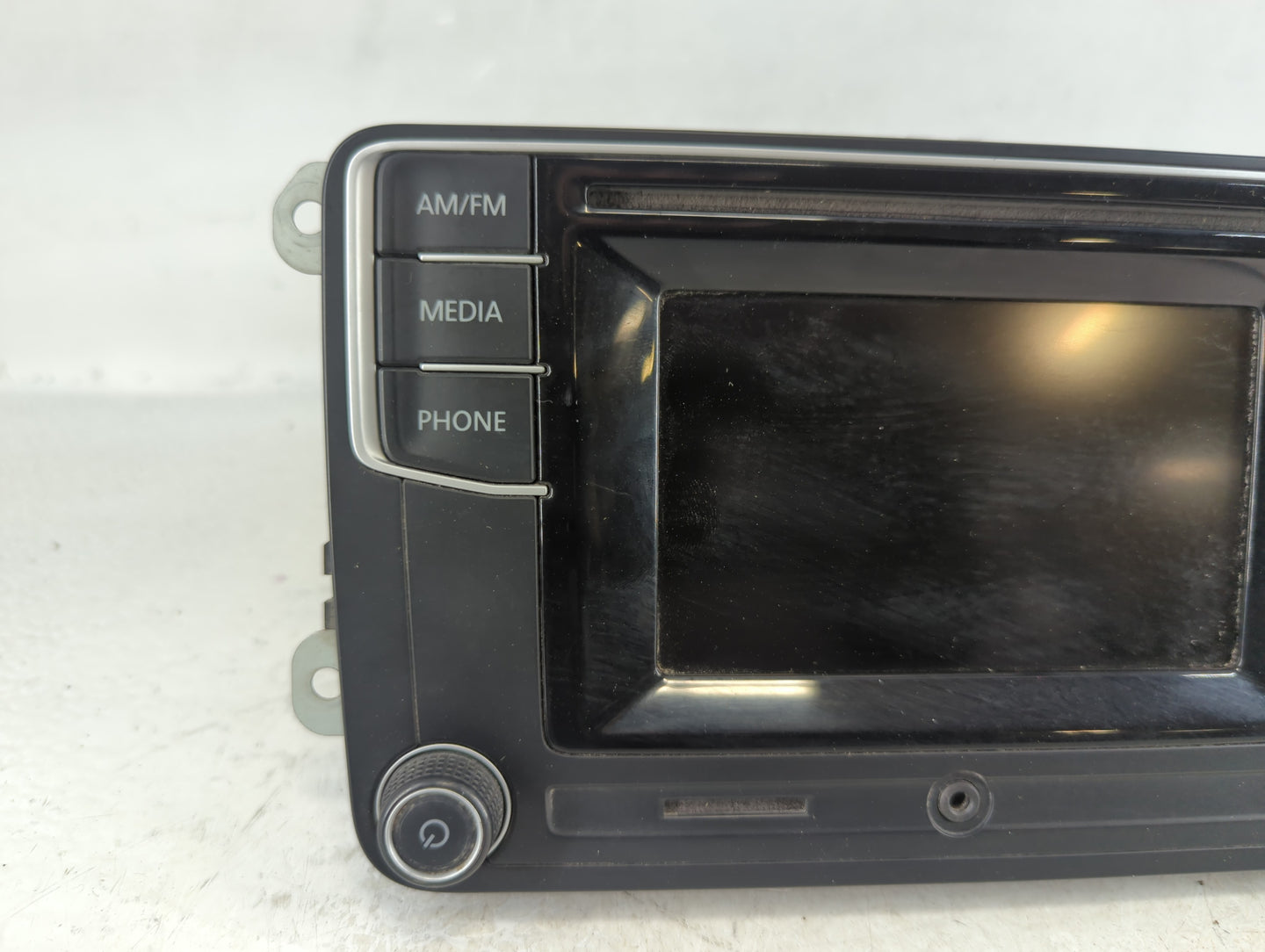 2016-2017 Volkswagen Jetta Am Fm Cd Player Radio Receiver - Oemusedautoparts1.com