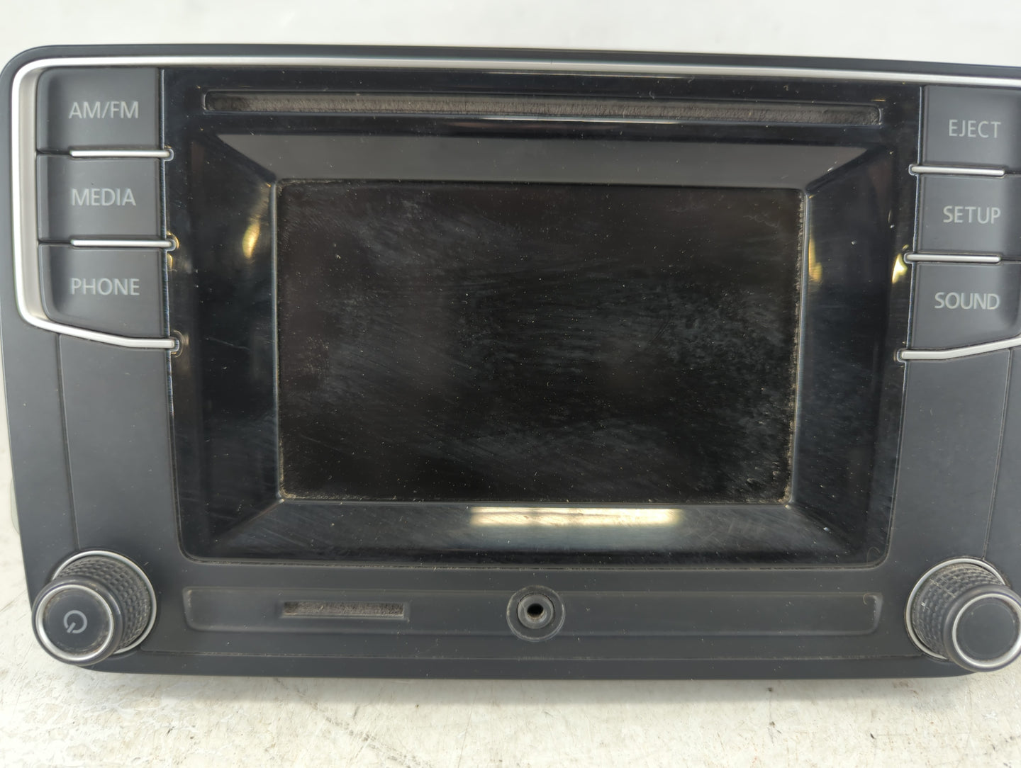 2016-2017 Volkswagen Jetta Am Fm Cd Player Radio Receiver - Oemusedautoparts1.com