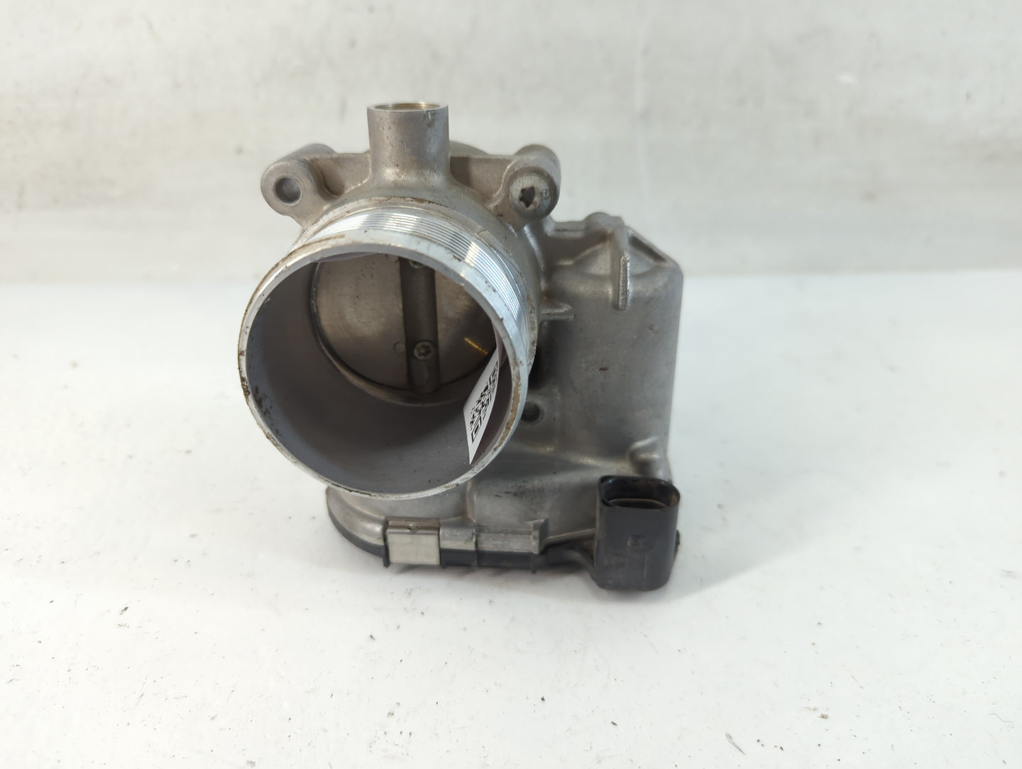 2014-2017 Volkswagen Jetta Throttle Body P/N:06K 133 062 E Fits Fits 2014 2015 2016 2017 OEM Used Auto Parts - Oemusedautopa