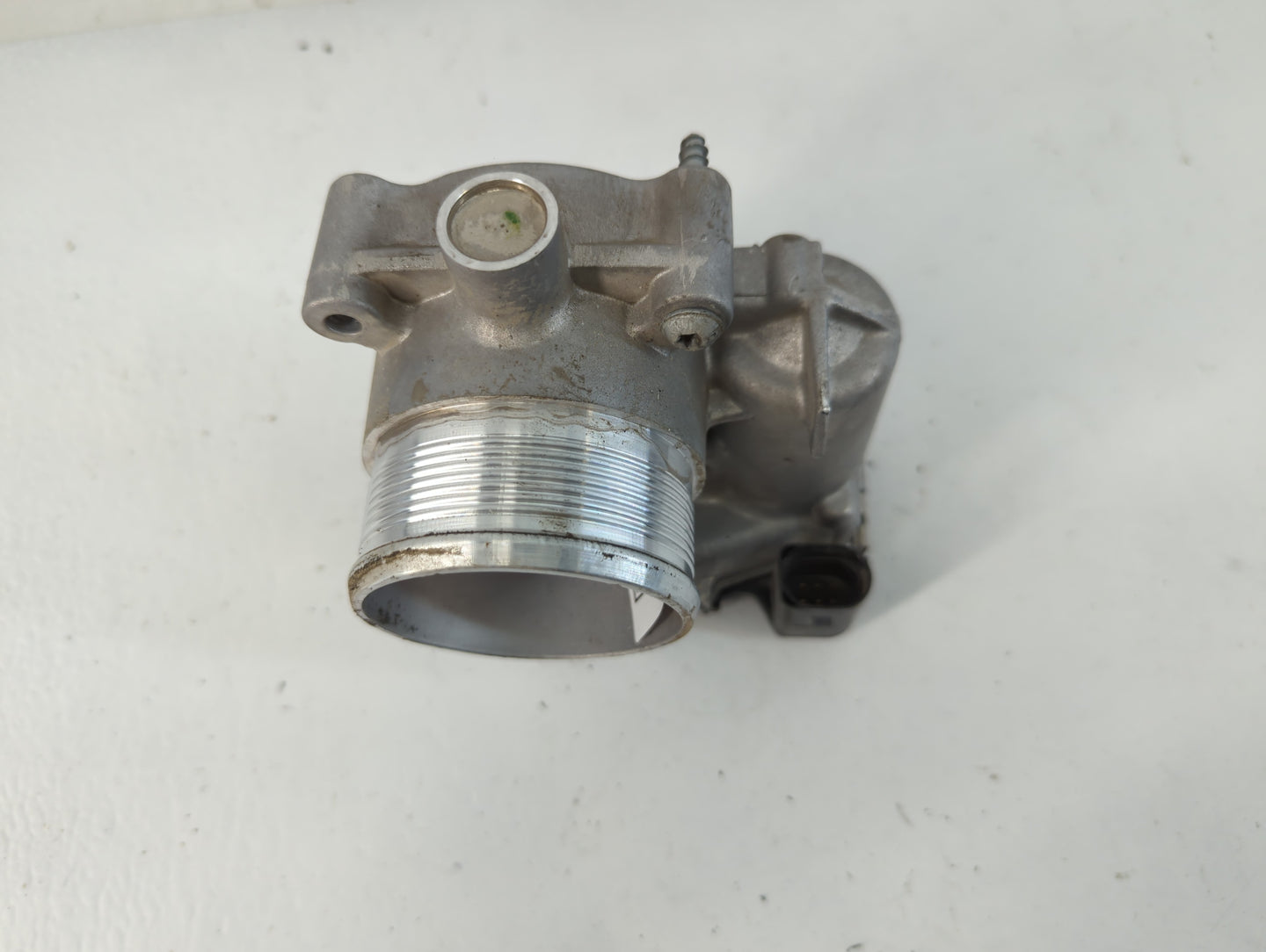 2014-2017 Volkswagen Jetta Throttle Body P/N:06K 133 062 E Fits Fits 2014 2015 2016 2017 OEM Used Auto Parts - Oemusedautopa