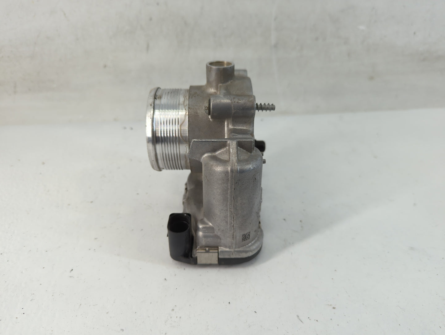 2014-2017 Volkswagen Jetta Throttle Body P/N:06K 133 062 E Fits Fits 2014 2015 2016 2017 OEM Used Auto Parts - Oemusedautopa