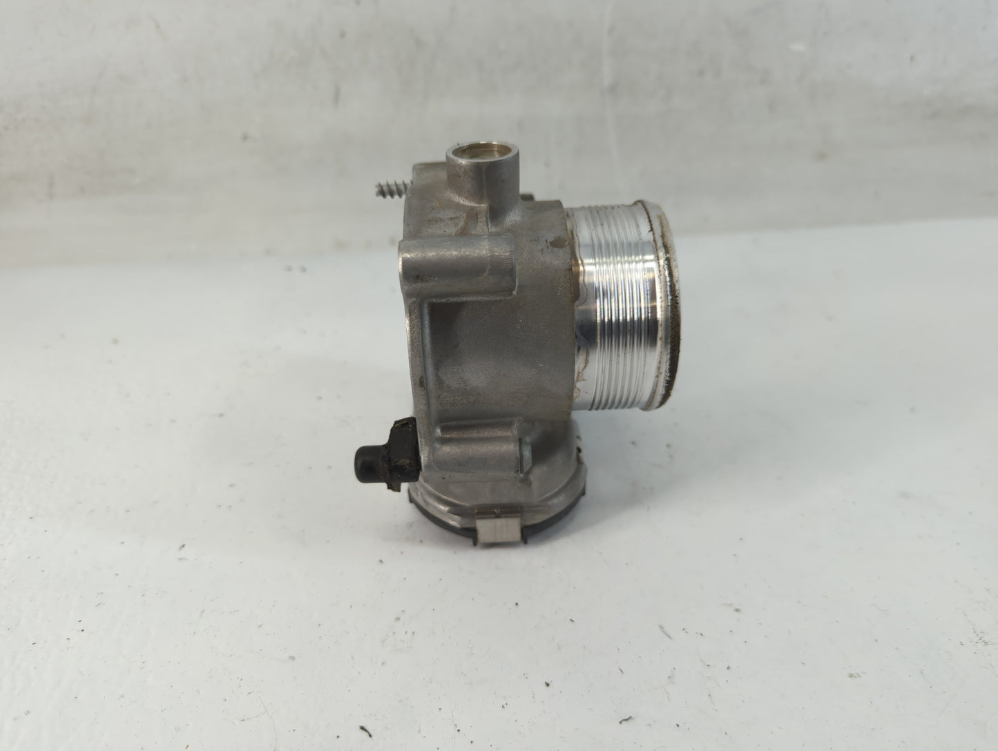 2014-2017 Volkswagen Jetta Throttle Body P/N:06K 133 062 E Fits Fits 2014 2015 2016 2017 OEM Used Auto Parts - Oemusedautopa