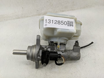 Volkswagen Jetta City Brake Master Cylinder - Oemusedautoparts1.com