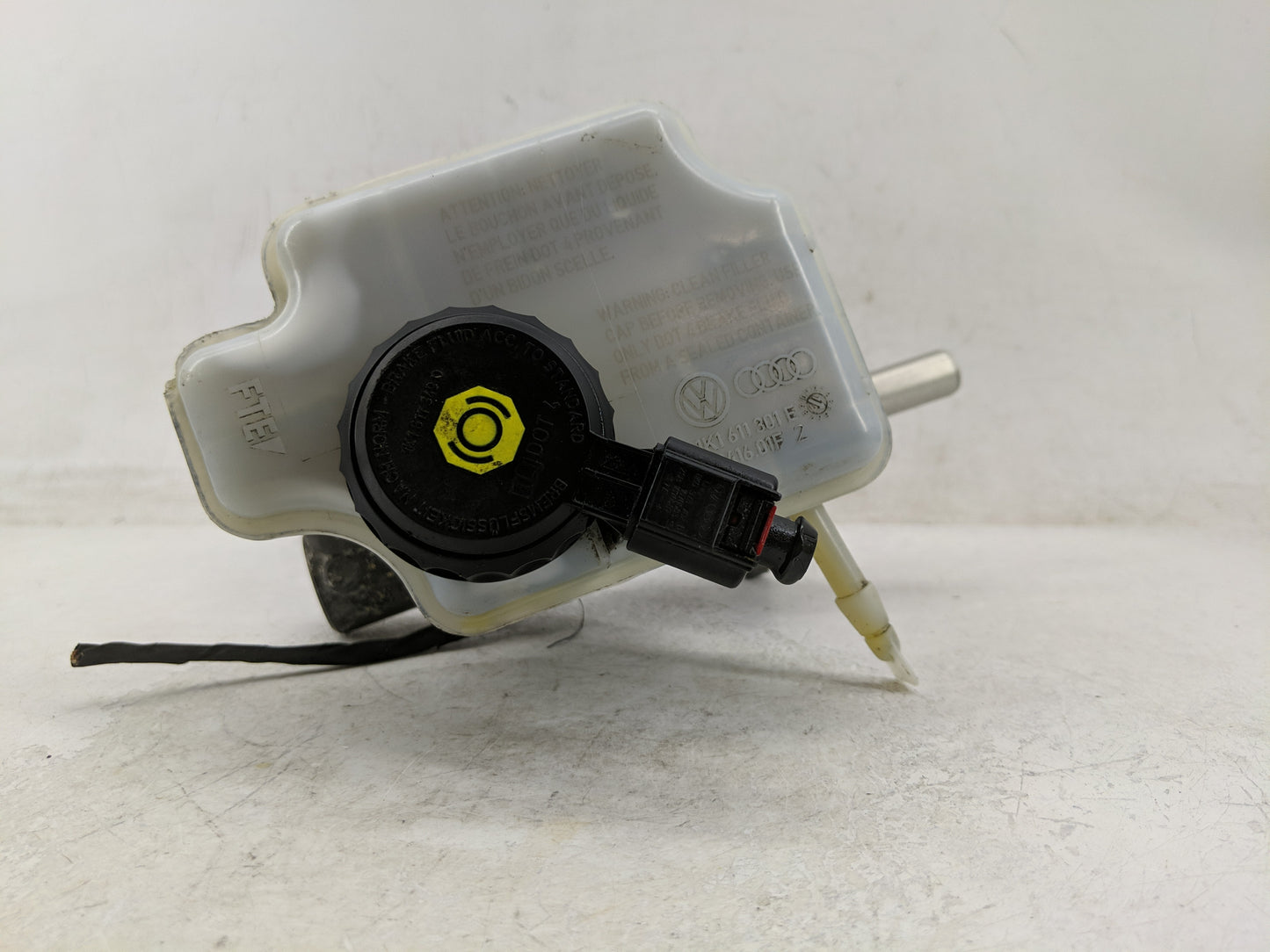 Volkswagen Jetta City Brake Master Cylinder - Oemusedautoparts1.com