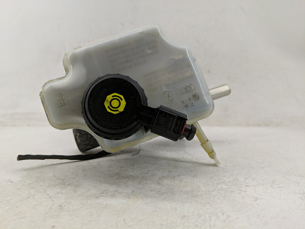 Volkswagen Jetta City Brake Master Cylinder - Oemusedautoparts1.com