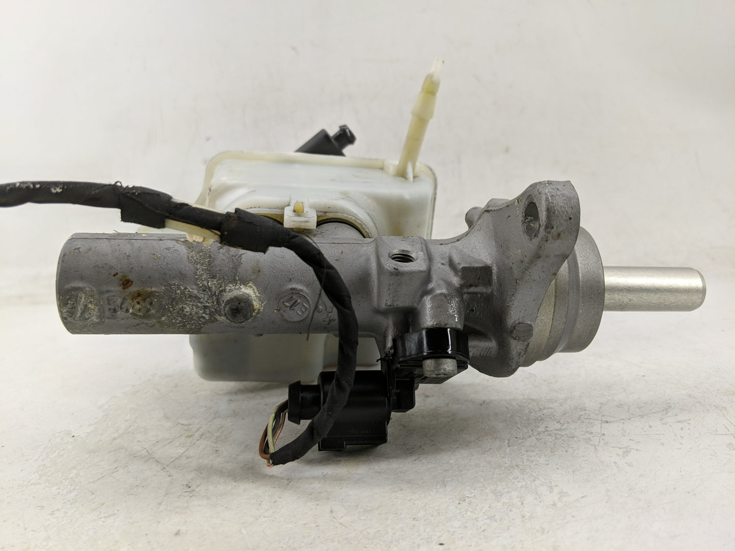 Volkswagen Jetta City Brake Master Cylinder - Oemusedautoparts1.com