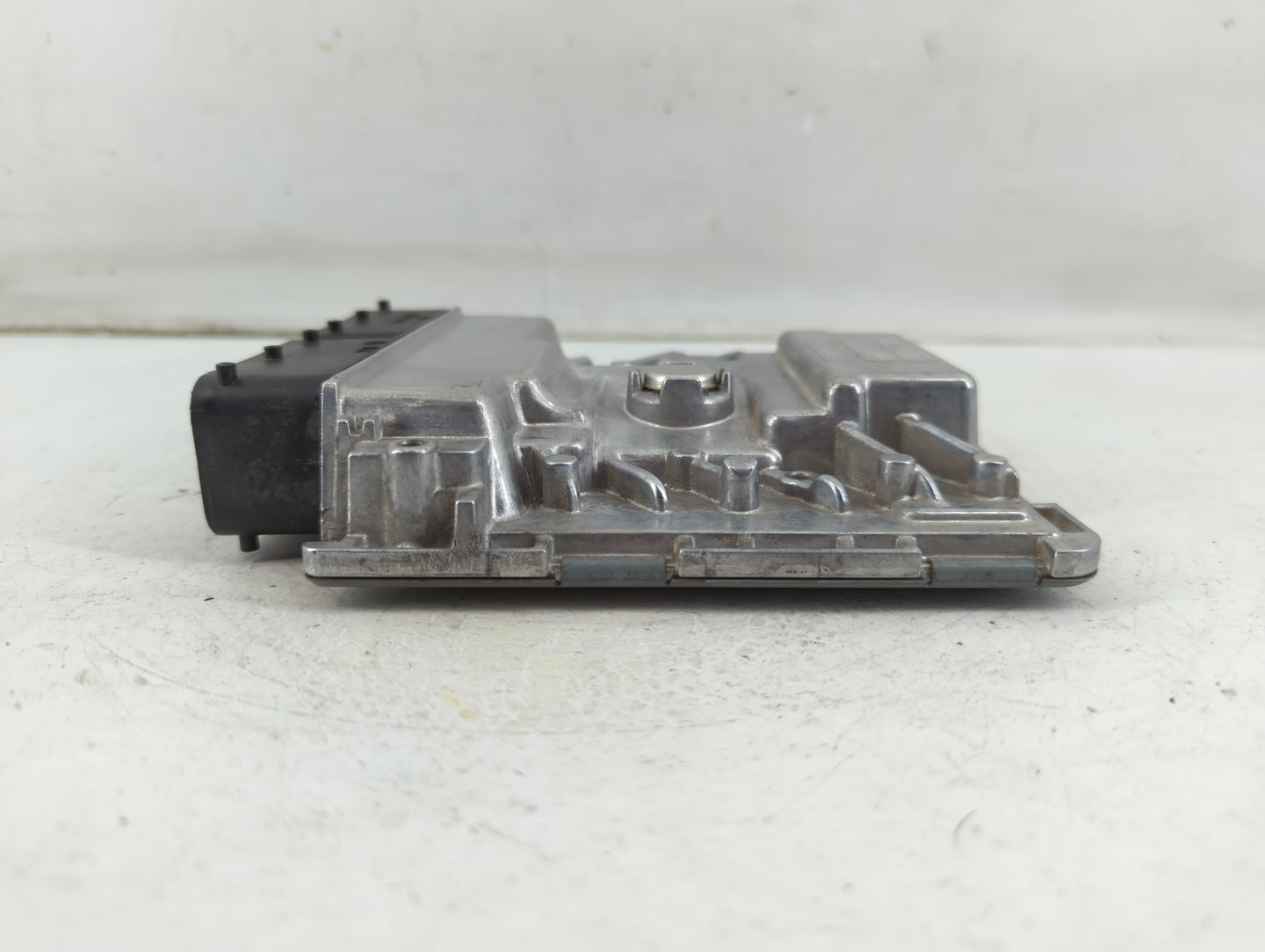 2016 Volkswagen Passat PCM Engine Control Computer ECU ECM PCU OEM P/N:06K 907 425 C Fits OEM Used Auto Parts - Oemusedautop