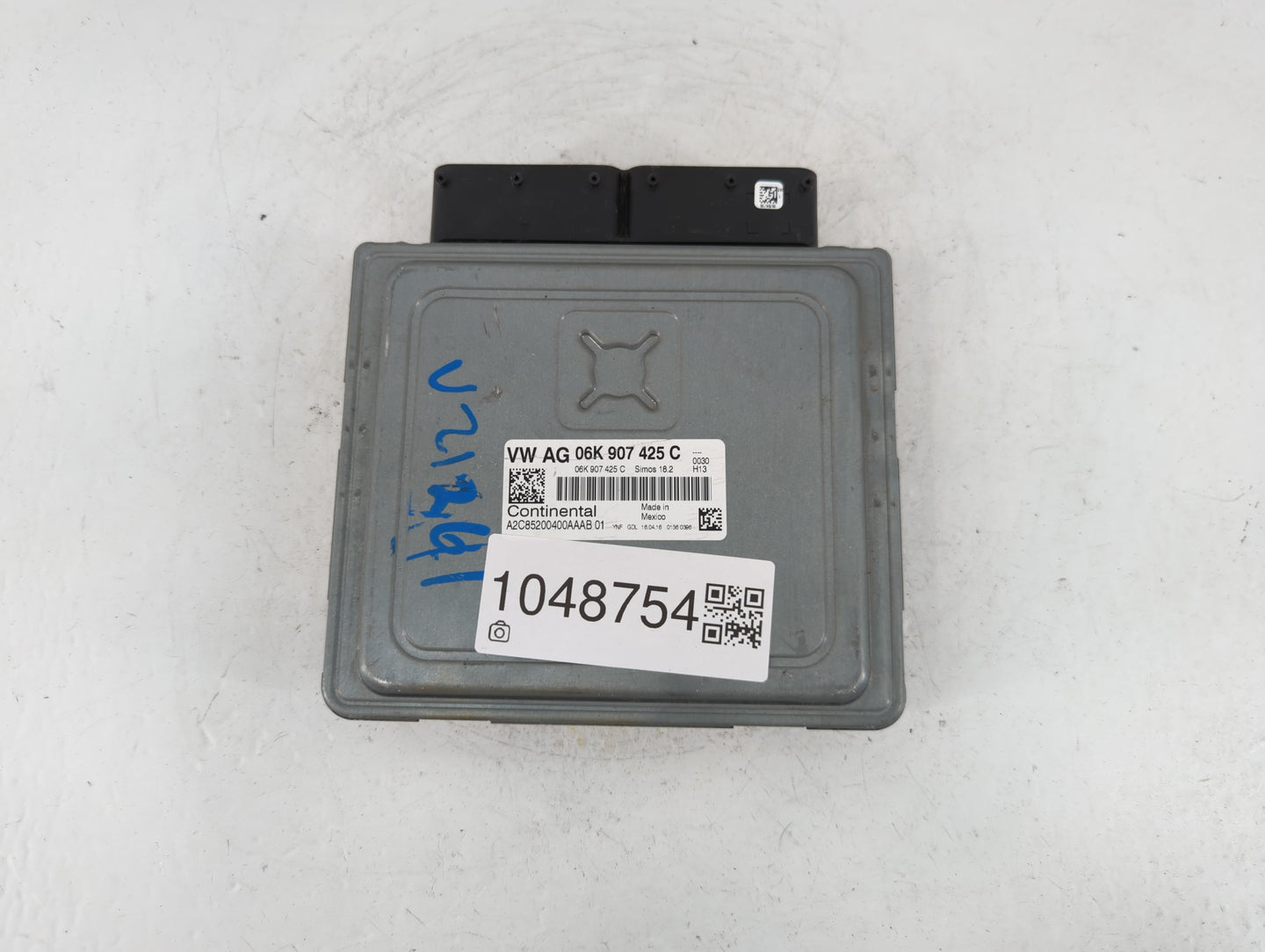 2016 Volkswagen Passat PCM Engine Control Computer ECU ECM PCU OEM P/N:06K 907 425 C Fits OEM Used Auto Parts - Oemusedautop