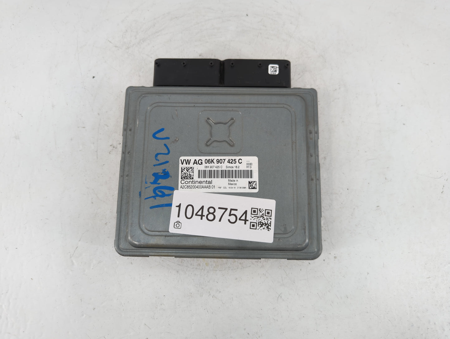 2016 Volkswagen Passat PCM Engine Control Computer ECU ECM PCU OEM P/N:06K 907 425 C Fits OEM Used Auto Parts - Oemusedautop