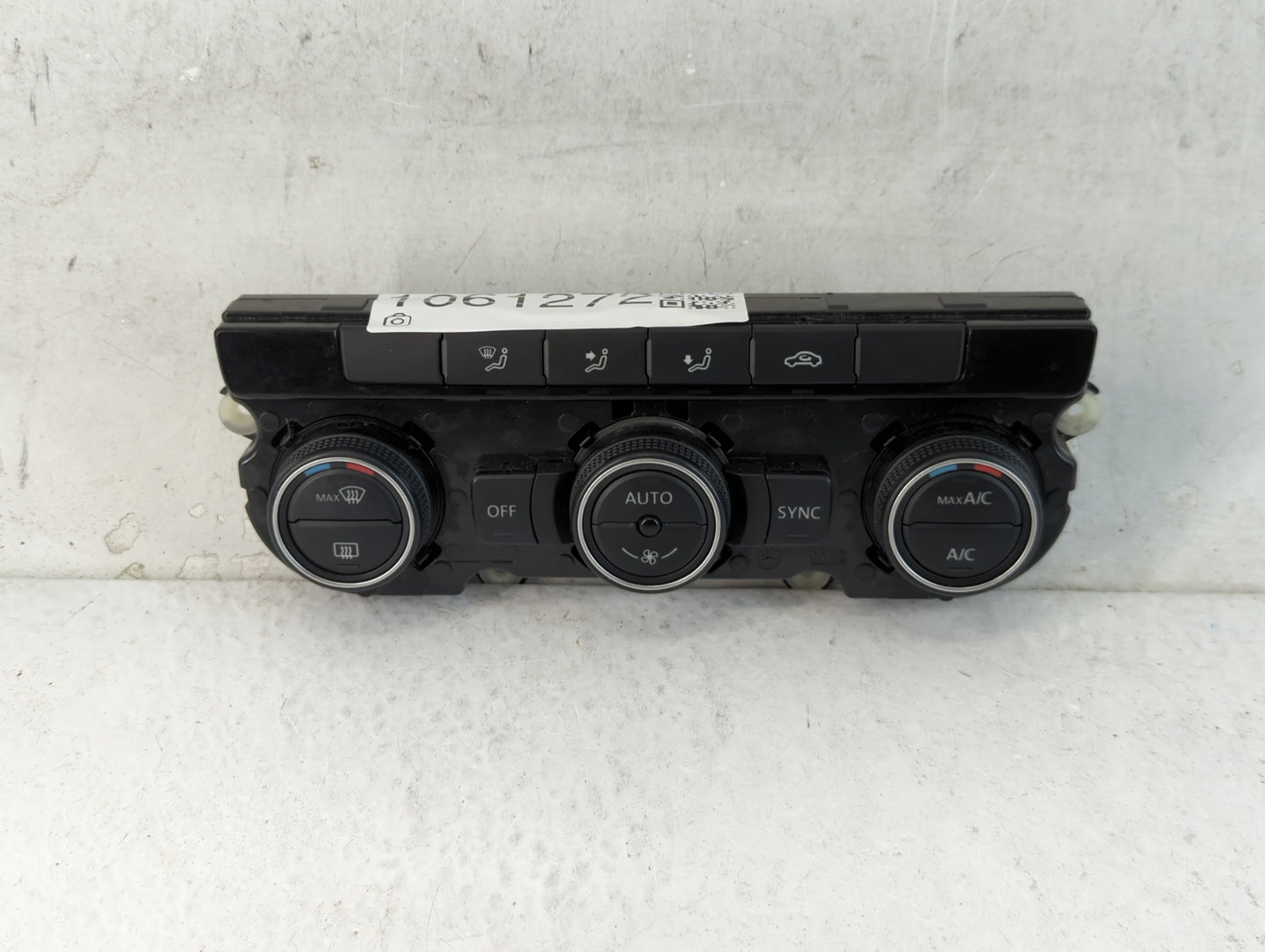 2016-2018 Volkswagen Passat Climate Control Module Temperature AC/Heater Replacement P/N:561 907 044 AN Fits Fits 2016 2017 