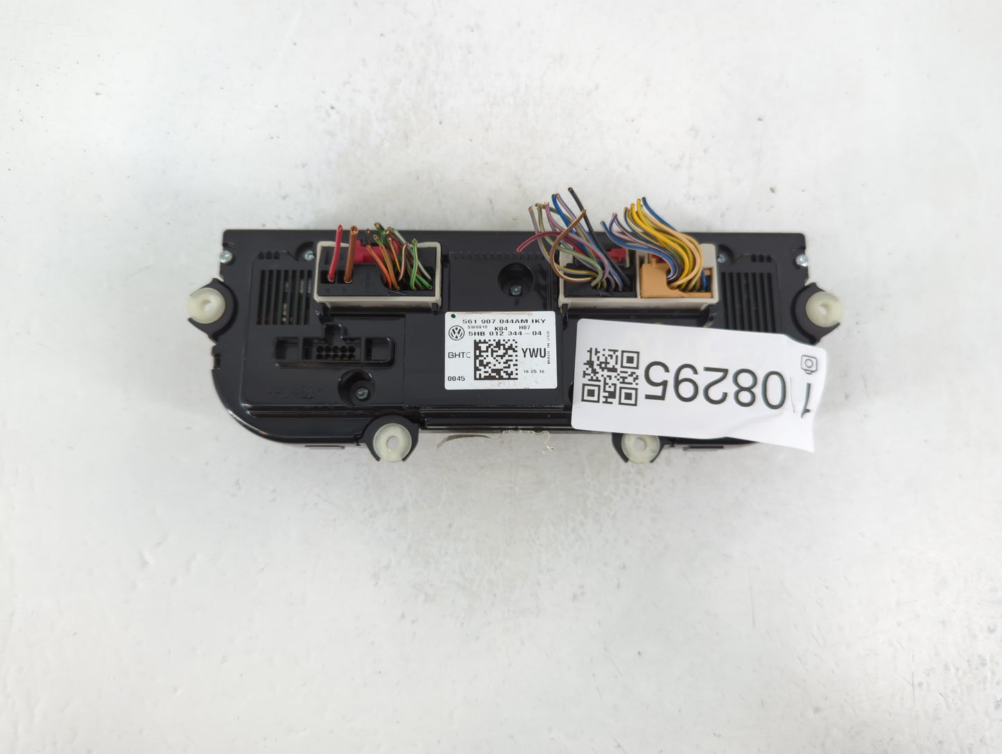2016-2018 Volkswagen Passat Climate Control Module Temperature AC/Heater Replacement P/N:AM 561 90 Fits Fits 2016 2017 2018 