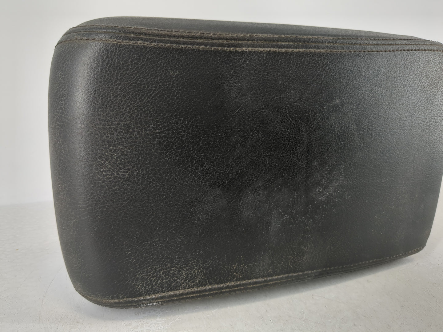 2016-2019 Volkswagen Passat Center Console Armrest Cover Lid Fits Fits 2016 2017 2018 2019 OEM Used Auto Parts - Oemusedauto