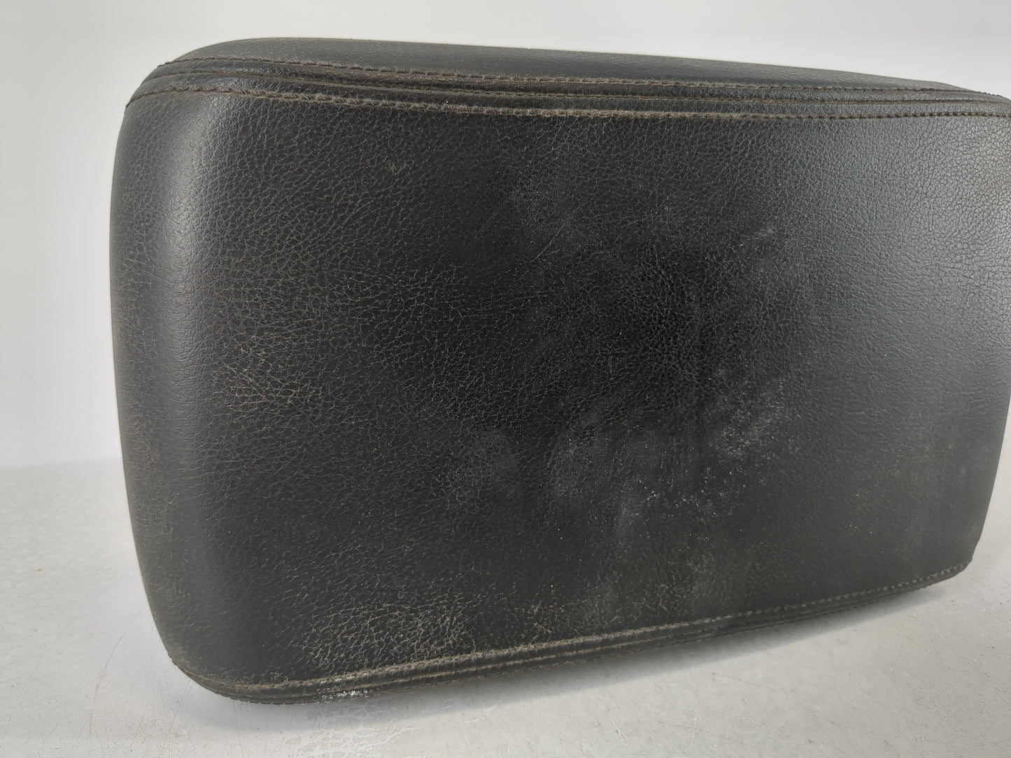 2016-2019 Volkswagen Passat Center Console Armrest Cover Lid Fits Fits 2016 2017 2018 2019 OEM Used Auto Parts - Oemusedauto