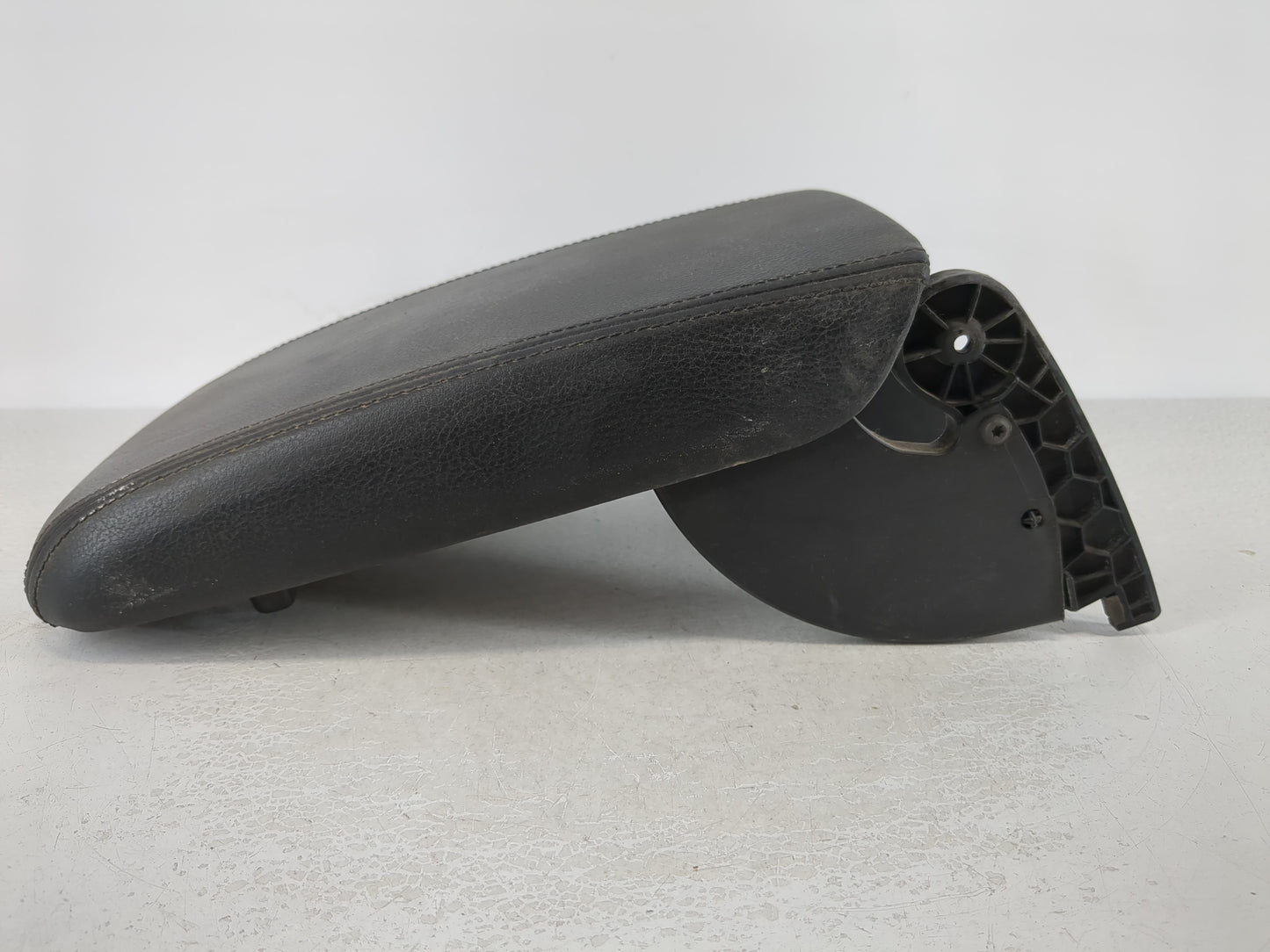 2016-2019 Volkswagen Passat Center Console Armrest Cover Lid Fits Fits 2016 2017 2018 2019 OEM Used Auto Parts - Oemusedauto