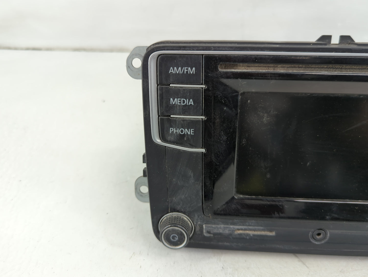 2016 Volkswagen Passat Radio AM FM Cd Player Receiver Replacement P/N:561 035 150 Fits Fits 2013 2014 2015 2017 OEM Used Aut