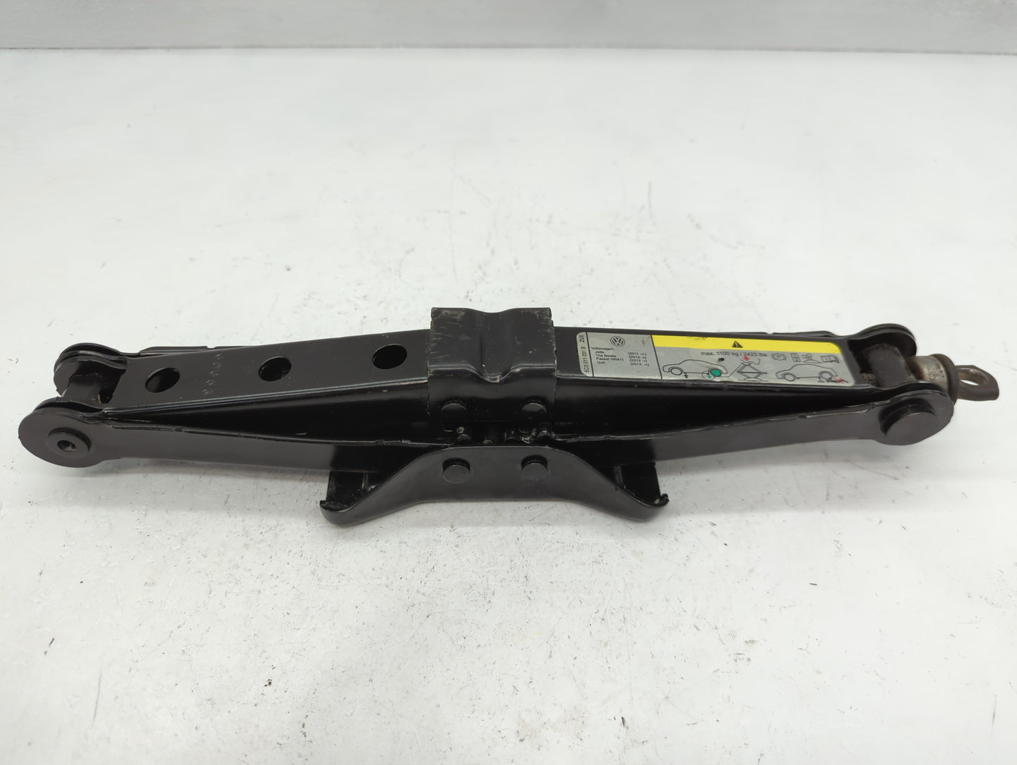 2016 Volkswagen Passat Spare Scissor Car Jack - Oemusedautoparts1.com
