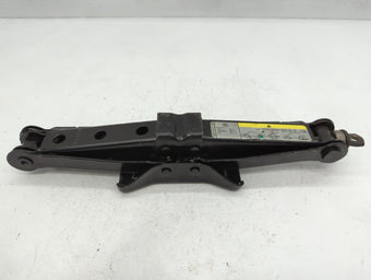 compare product 2016 Volkswagen Passat Spare Scissor Car Jack