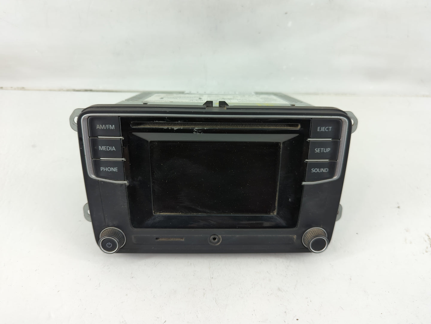 2016 Volkswagen Passat Radio AM FM Cd Player Receiver Replacement P/N:561 035 150 Fits OEM Used Auto Parts - Oemusedautopart