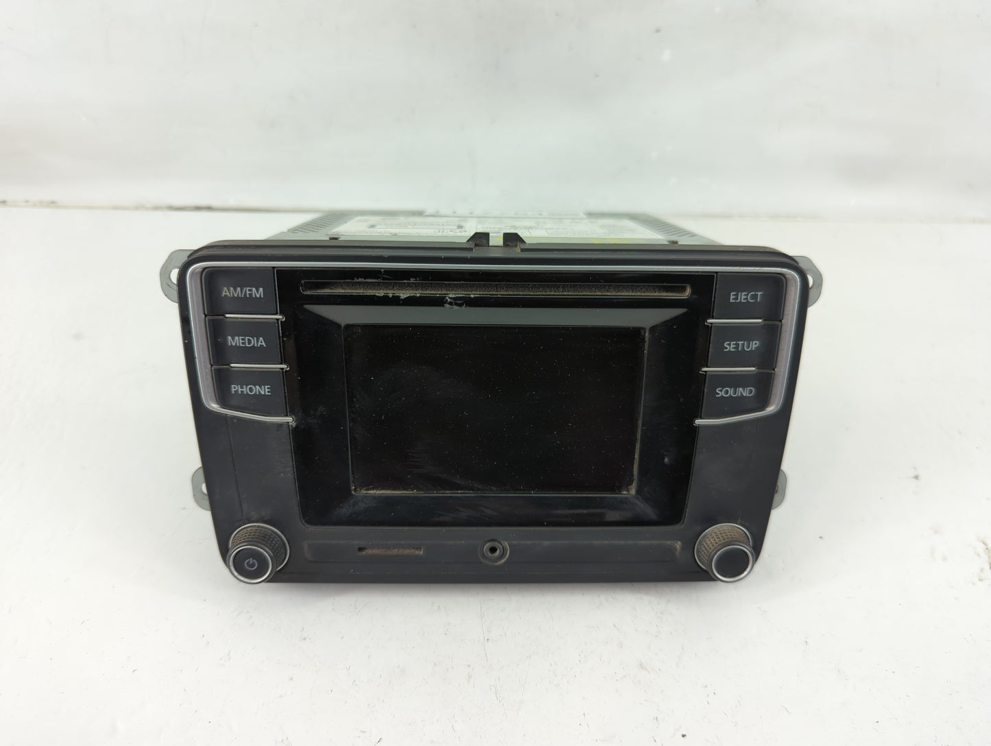 2016 Volkswagen Passat Radio AM FM Cd Player Receiver Replacement P/N:561 035 150 Fits OEM Used Auto Parts - Oemusedautopart