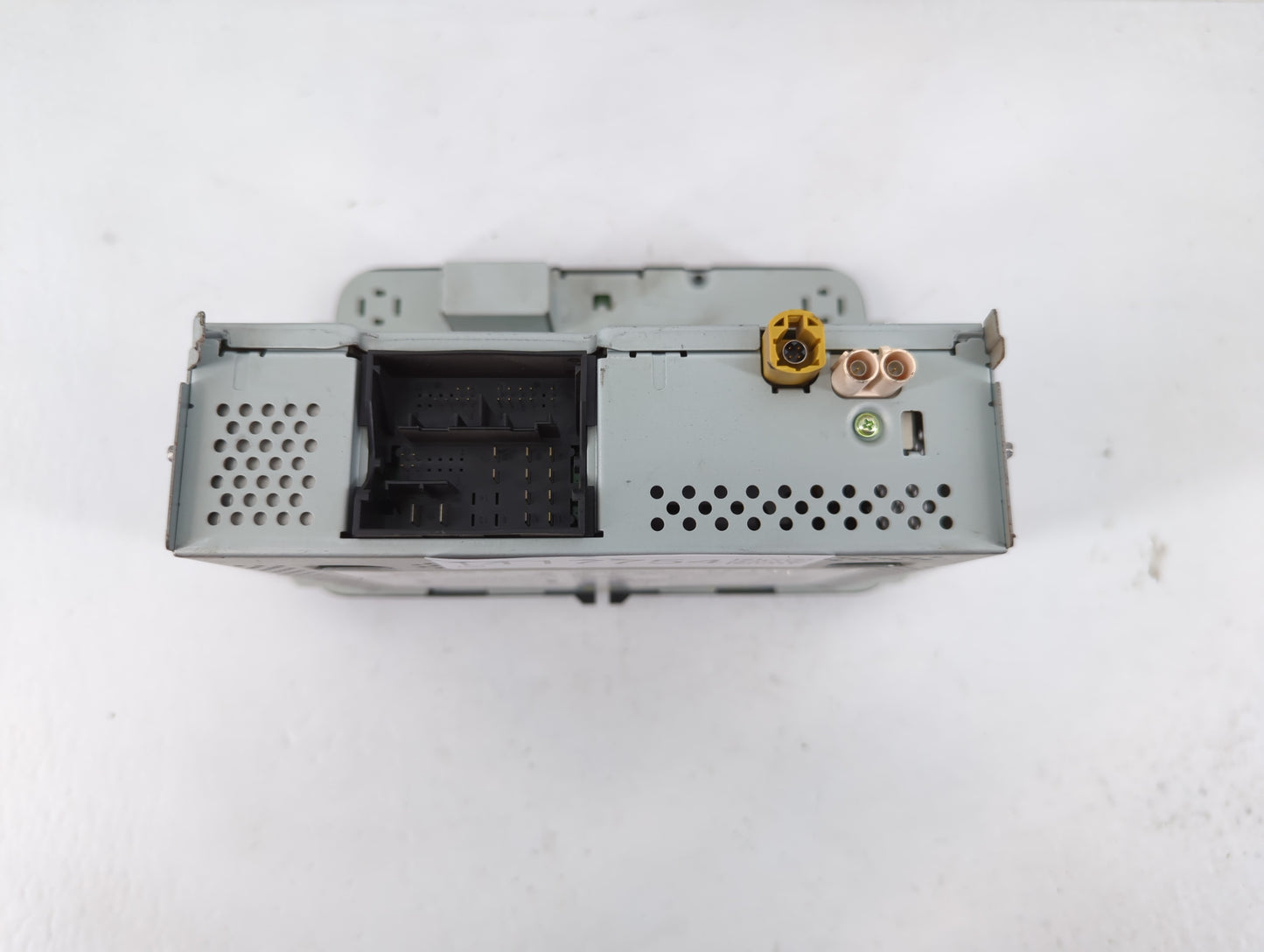 2016 Volkswagen Passat Radio AM FM Cd Player Receiver Replacement P/N:561 035 150 Fits OEM Used Auto Parts - Oemusedautopart