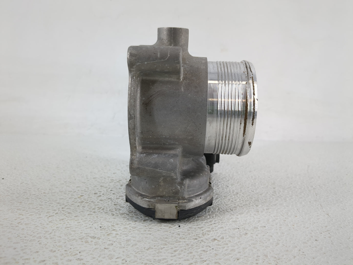 2014-2017 Volkswagen Passat Throttle Body P/N:06K 133 062 E Fits Fits 2014 2015 2016 2017 OEM Used Auto Parts - Oemusedautop