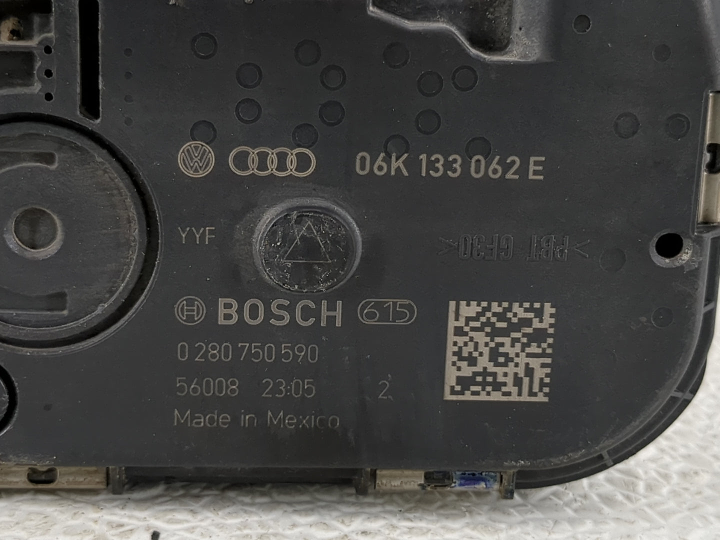 2014-2017 Volkswagen Passat Throttle Body P/N:06K 133 062 E Fits Fits 2014 2015 2016 2017 OEM Used Auto Parts - Oemusedautop