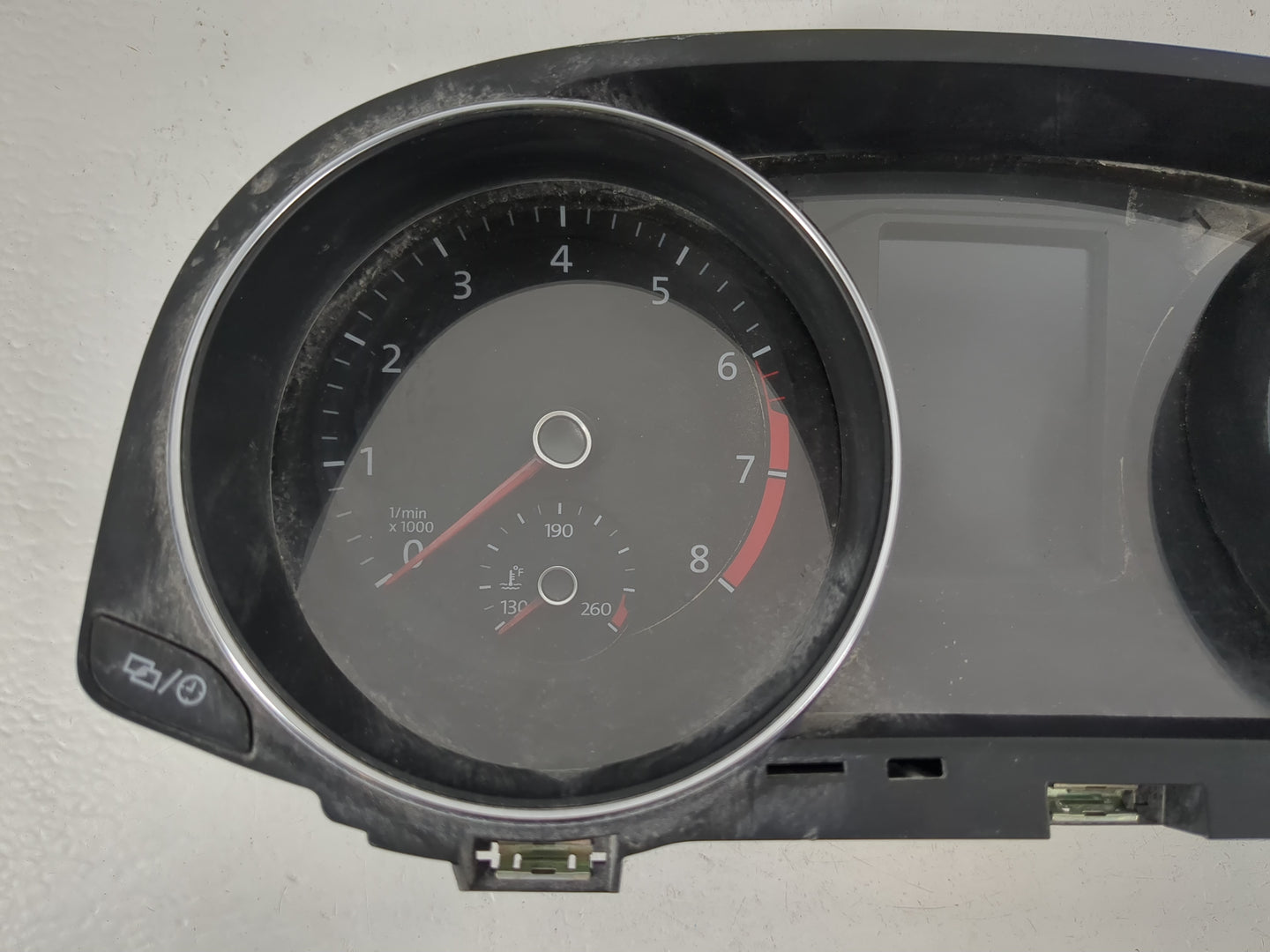 2016-2019 Volkswagen Passat Instrument Cluster Speedometer Gauges P/N:561 920 971 Fits Fits 2016 2017 2018 2019 OEM Used Aut