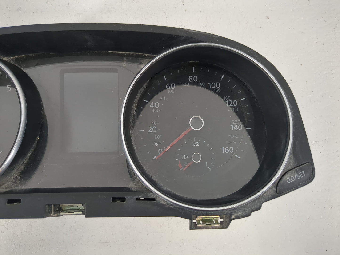 2016-2019 Volkswagen Passat Instrument Cluster Speedometer Gauges P/N:561 920 971 Fits Fits 2016 2017 2018 2019 OEM Used Aut