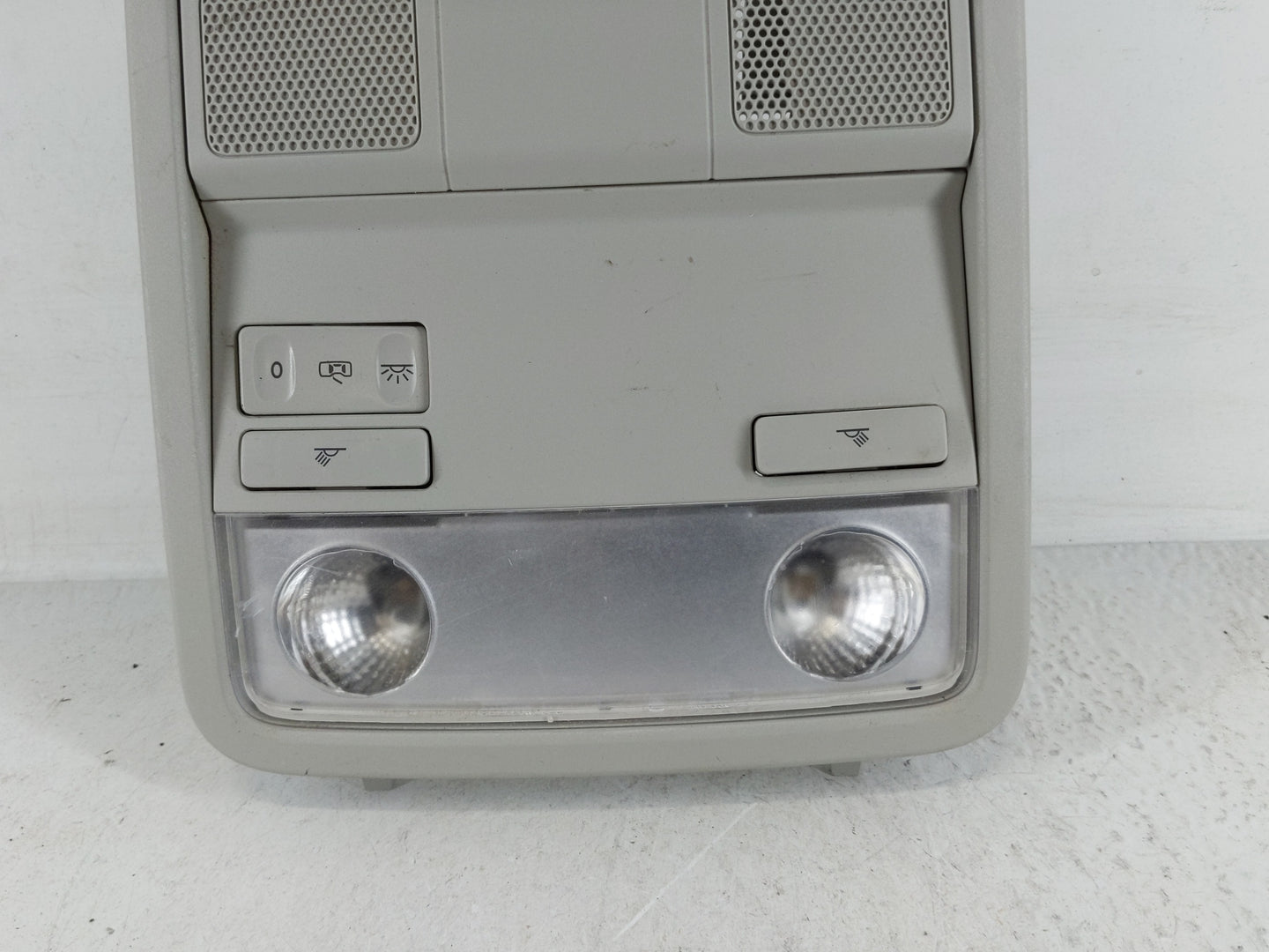 2016-2020 Volkswagen Passat Overhead Roof Console 1168252 - Oemusedautoparts1.com