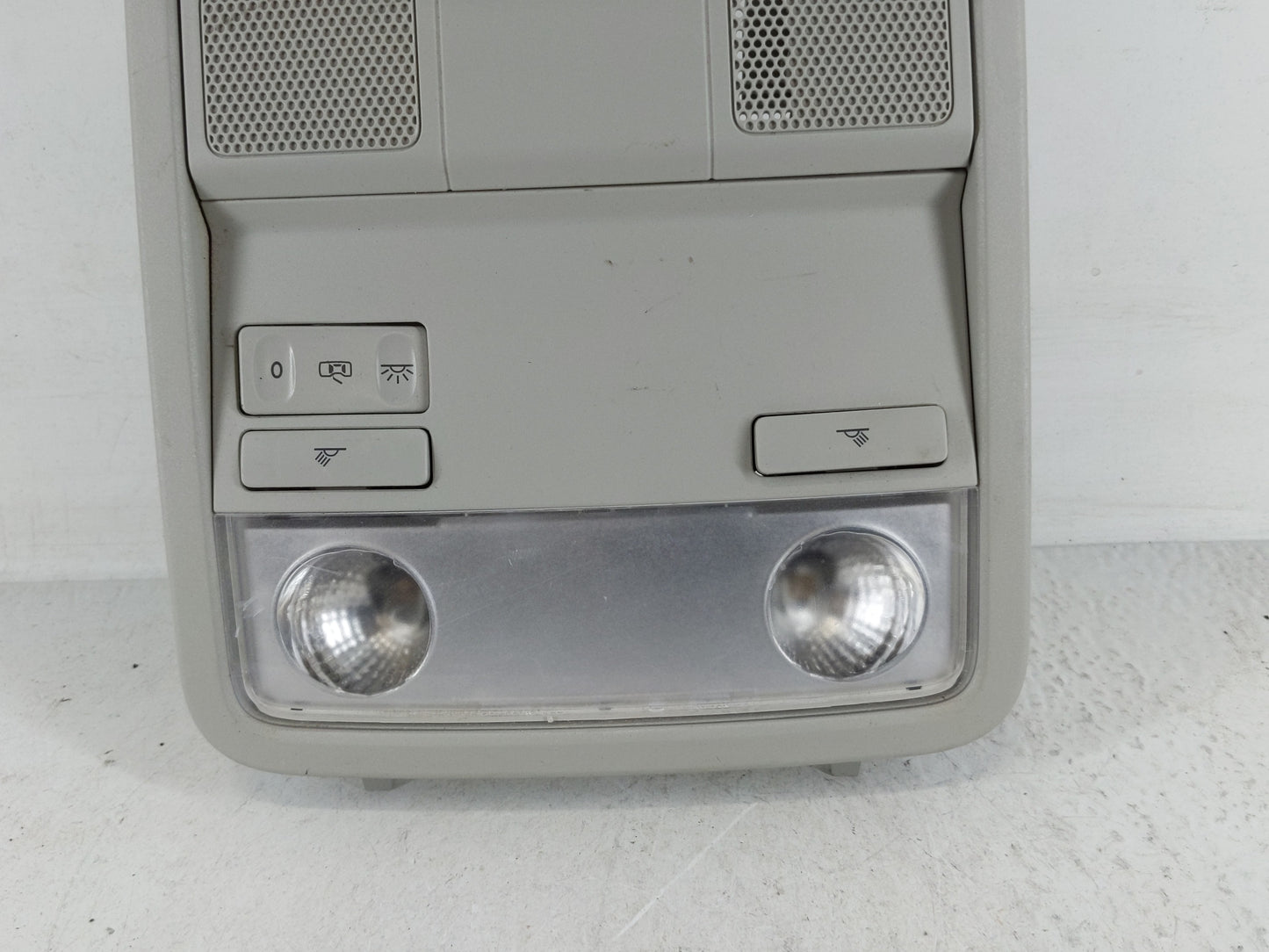 2016-2020 Volkswagen Passat Overhead Roof Console 1168252 - Oemusedautoparts1.com
