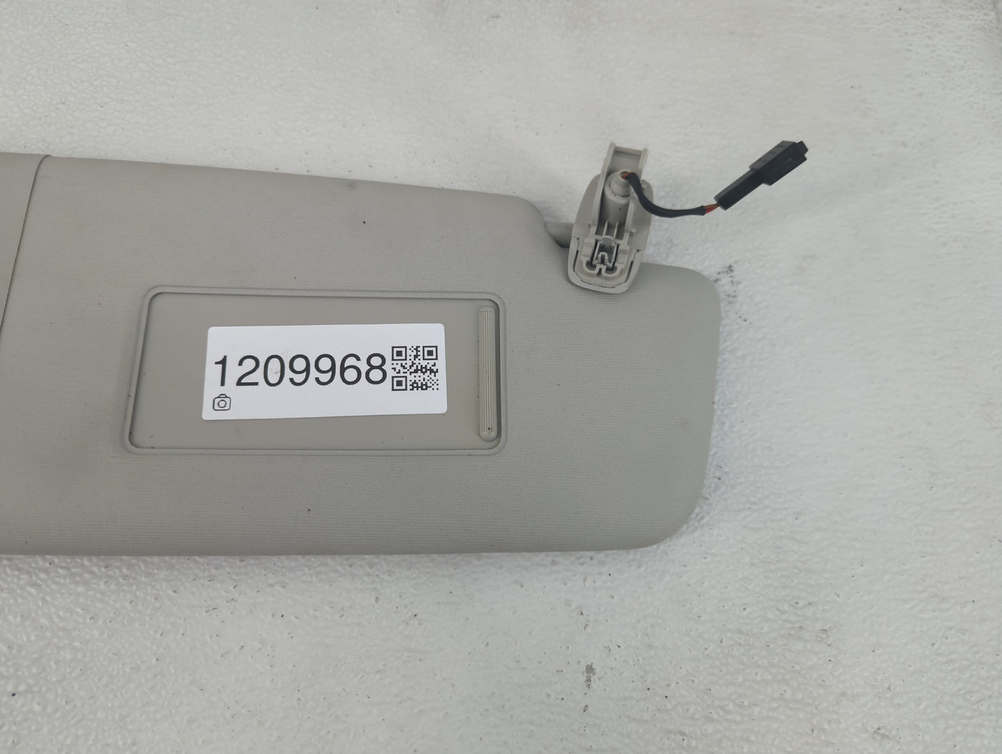 2012-2020 Volkswagen Passat Sun Visor Shade Replacement Passenger Right Mirror Fits OEM Used Auto Parts - Oemusedautoparts1.