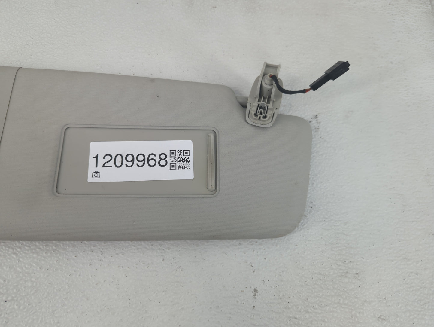 2012-2020 Volkswagen Passat Sun Visor Shade Replacement Passenger Right Mirror Fits OEM Used Auto Parts - Oemusedautoparts1.