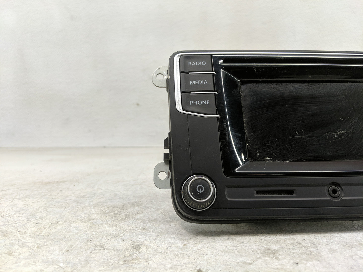 2016 Volkswagen Passat Radio AM FM Cd Player Receiver Replacement P/N:561 035 150 Fits Fits 2013 2014 2015 2017 OEM Used Aut