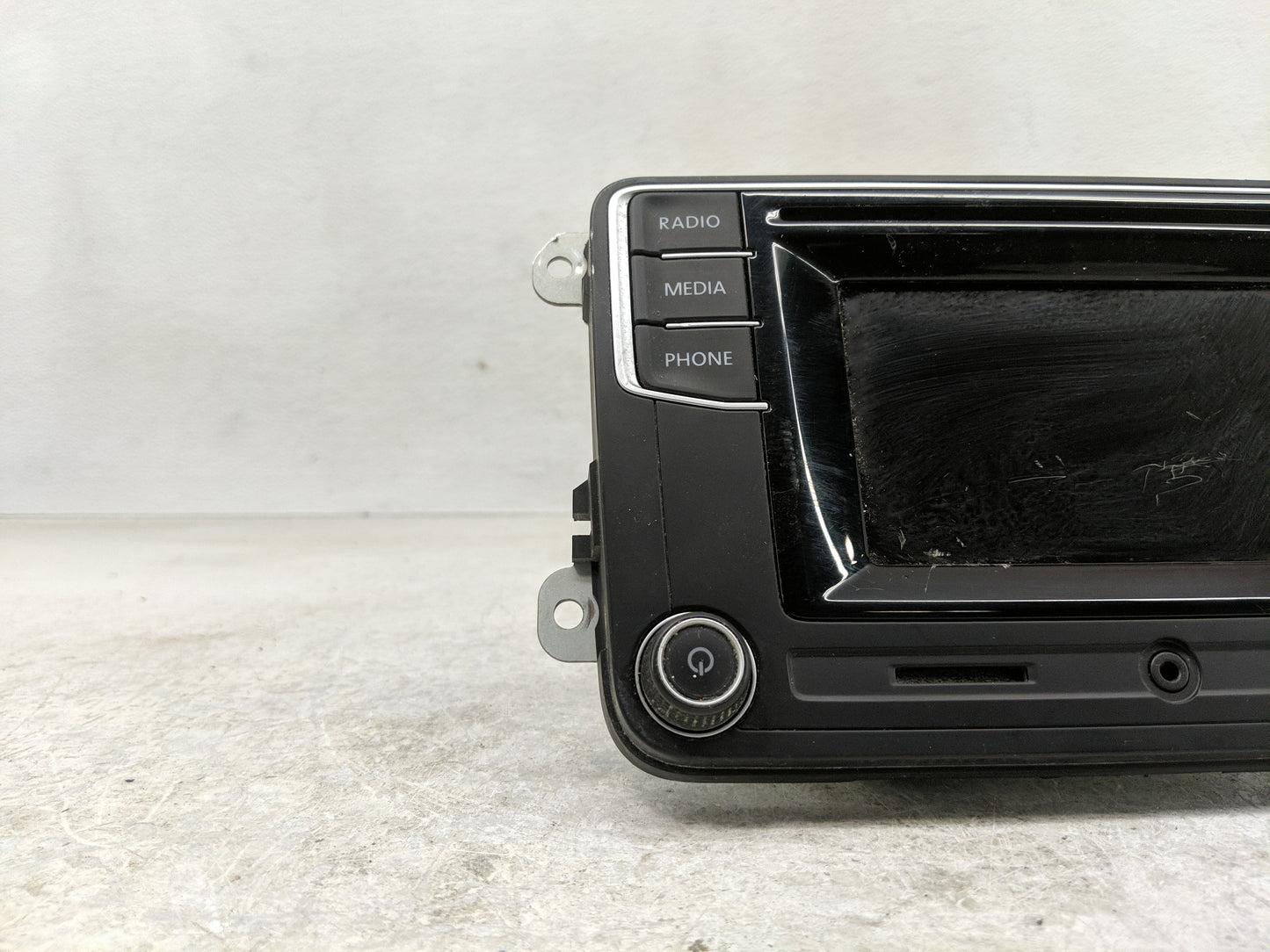 2016 Volkswagen Passat Radio AM FM Cd Player Receiver Replacement P/N:561 035 150 Fits Fits 2013 2014 2015 2017 OEM Used Aut