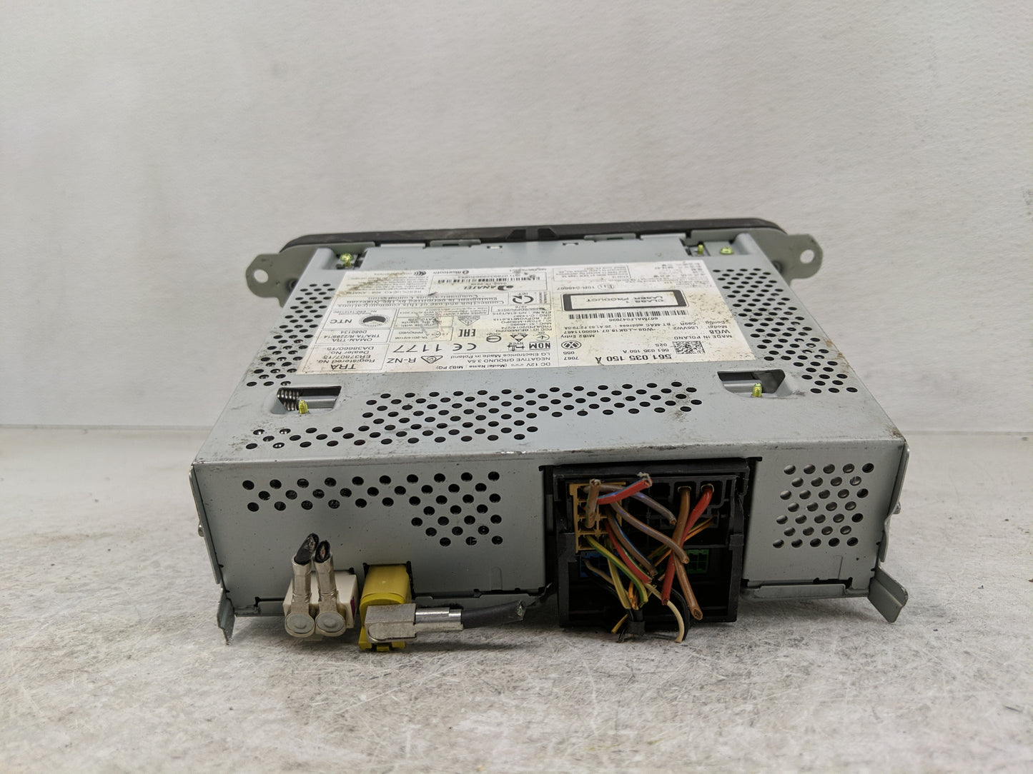 2016 Volkswagen Passat Radio AM FM Cd Player Receiver Replacement P/N:561 035 150 Fits Fits 2013 2014 2015 2017 OEM Used Aut