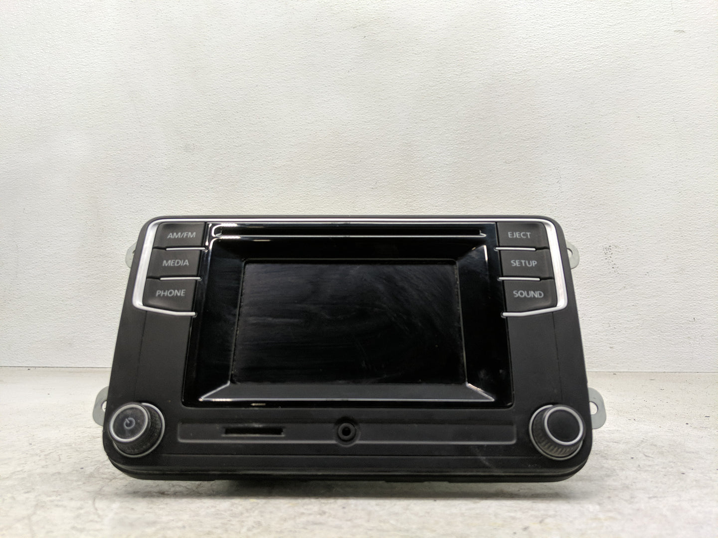 2016 Volkswagen Passat Radio AM FM Cd Player Receiver Replacement P/N:561 035 150 Fits Fits 2013 2014 2015 2017 OEM Used Aut